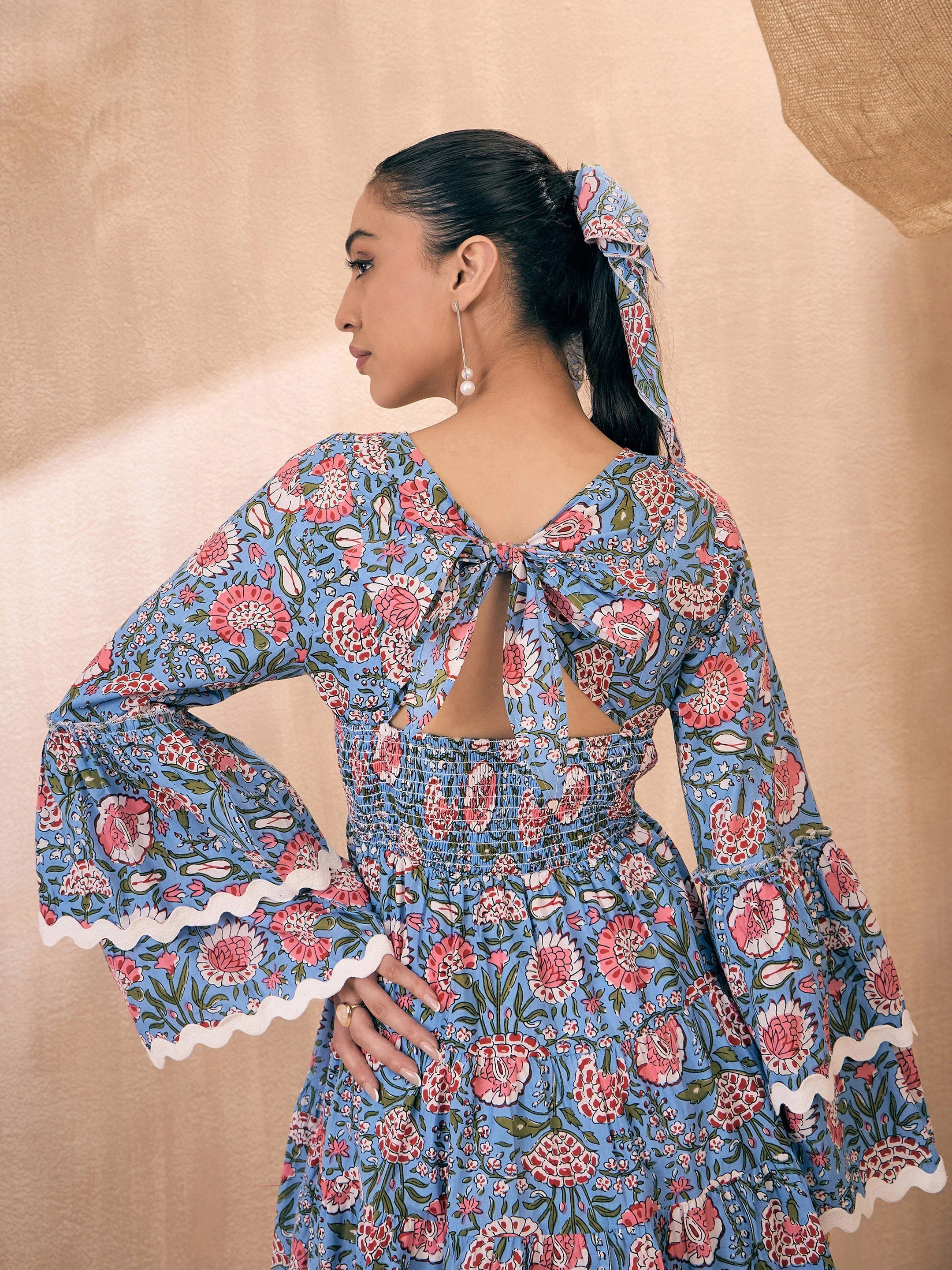 Women Blue Floral Lace Detail Back Cut-Out Smocked Dress - Image 2