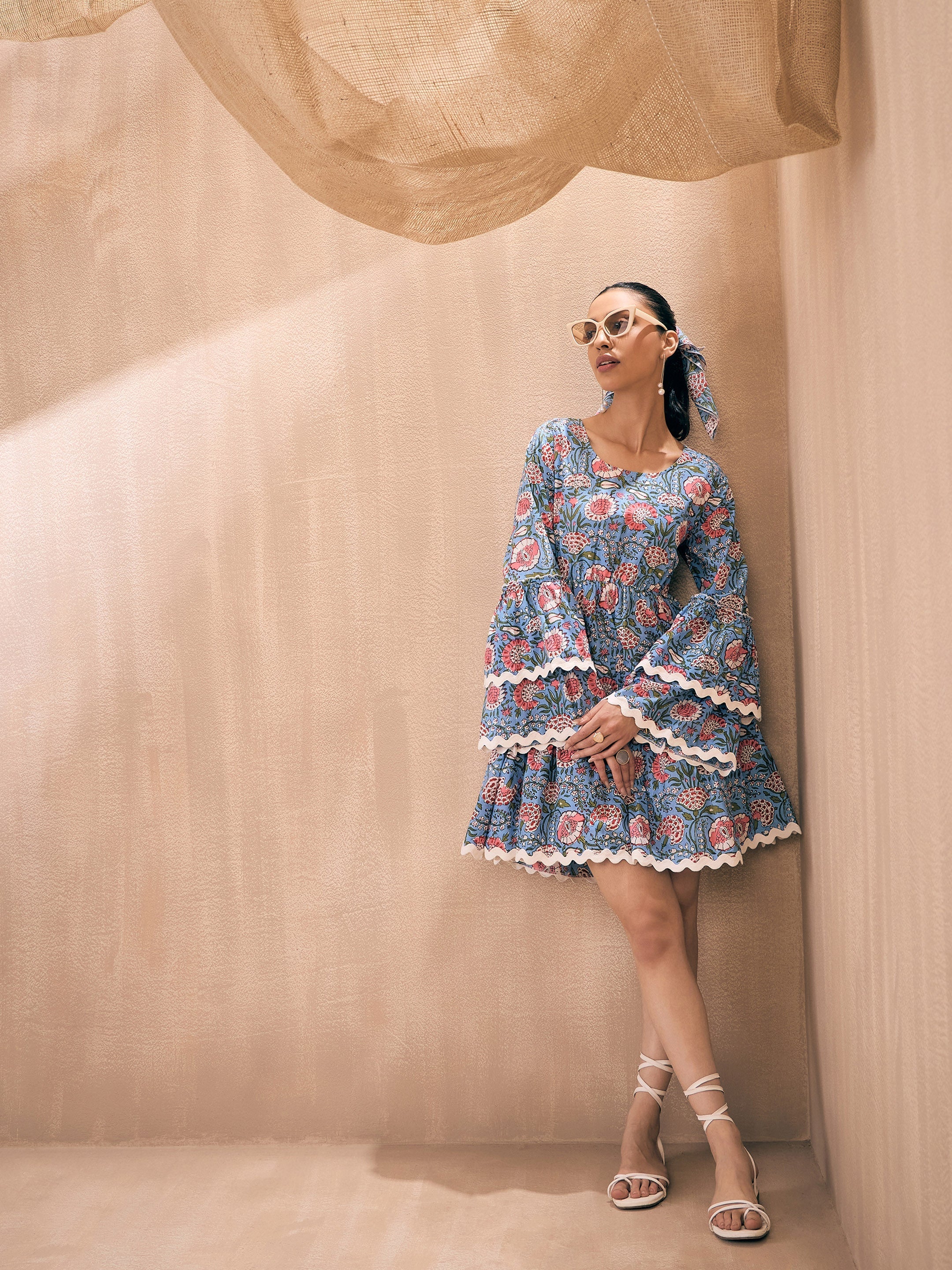 Women Blue Floral Lace Detail Back Cut-Out Smocked Dress - Image 3