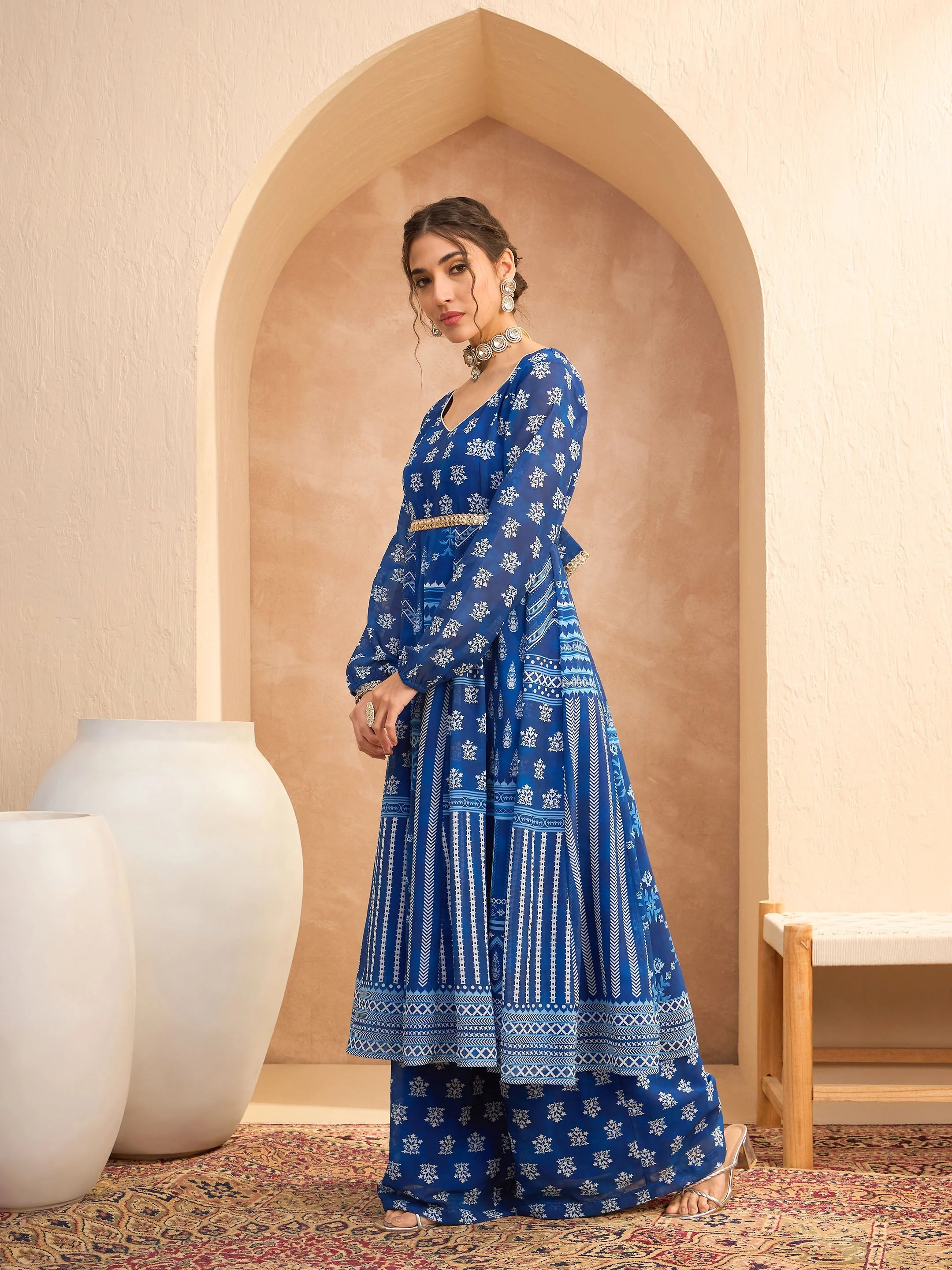 Women Blue Floral Sweetheart Neck Anarkali Kurta With Palazzos - Image 3