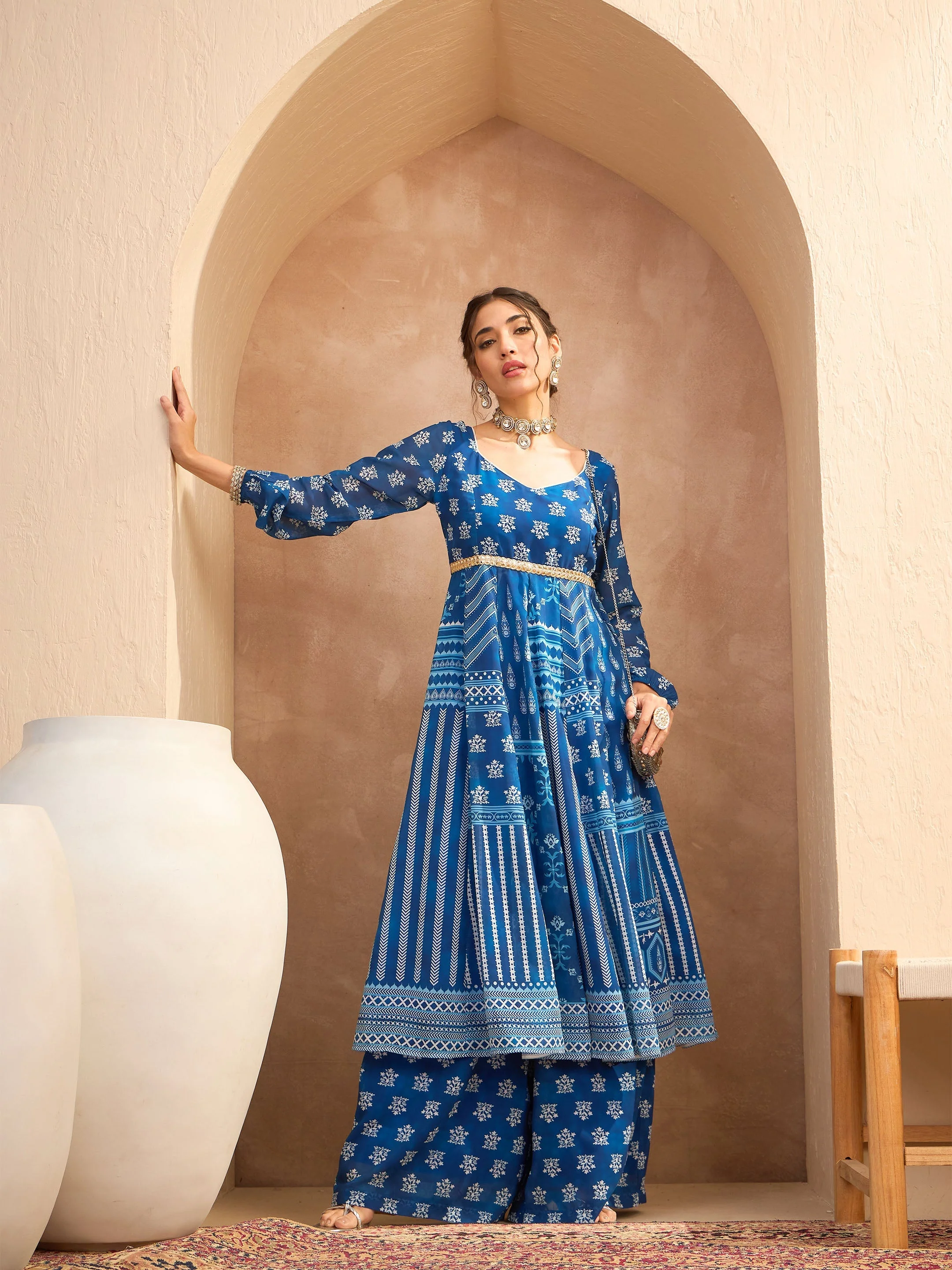 Women Blue Floral Sweetheart Neck Anarkali Kurta With Palazzos - Image 5