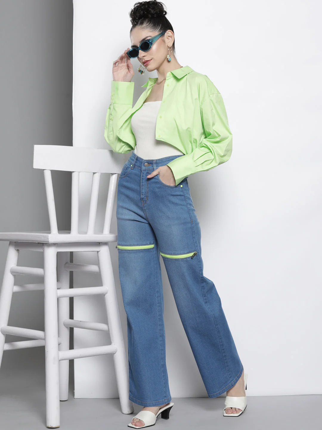 Women Blue Front Zipper Stretch Straight Jeans - Image 2