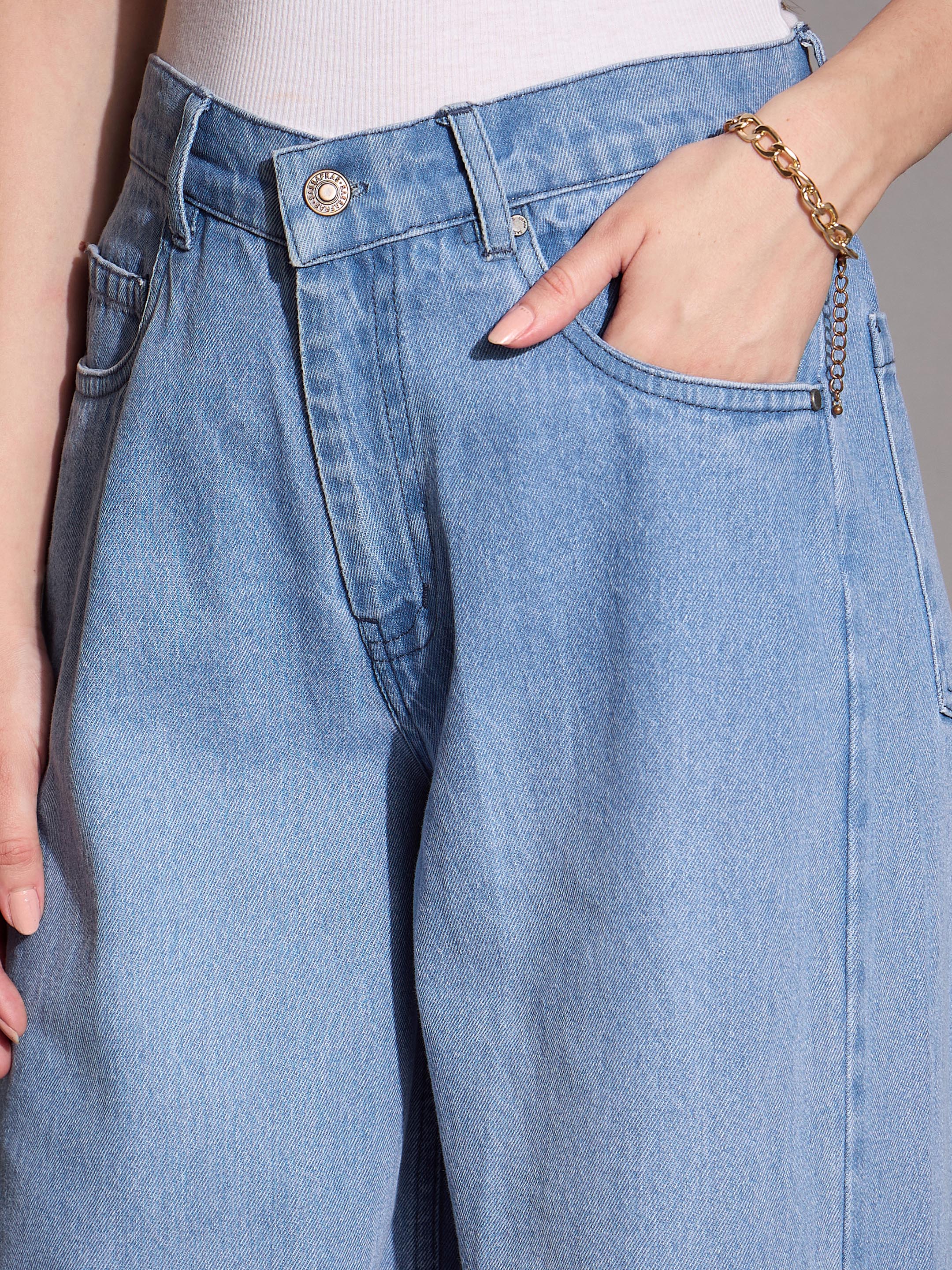 Women Blue Low Waist Wide Leg Jeans - Image 4