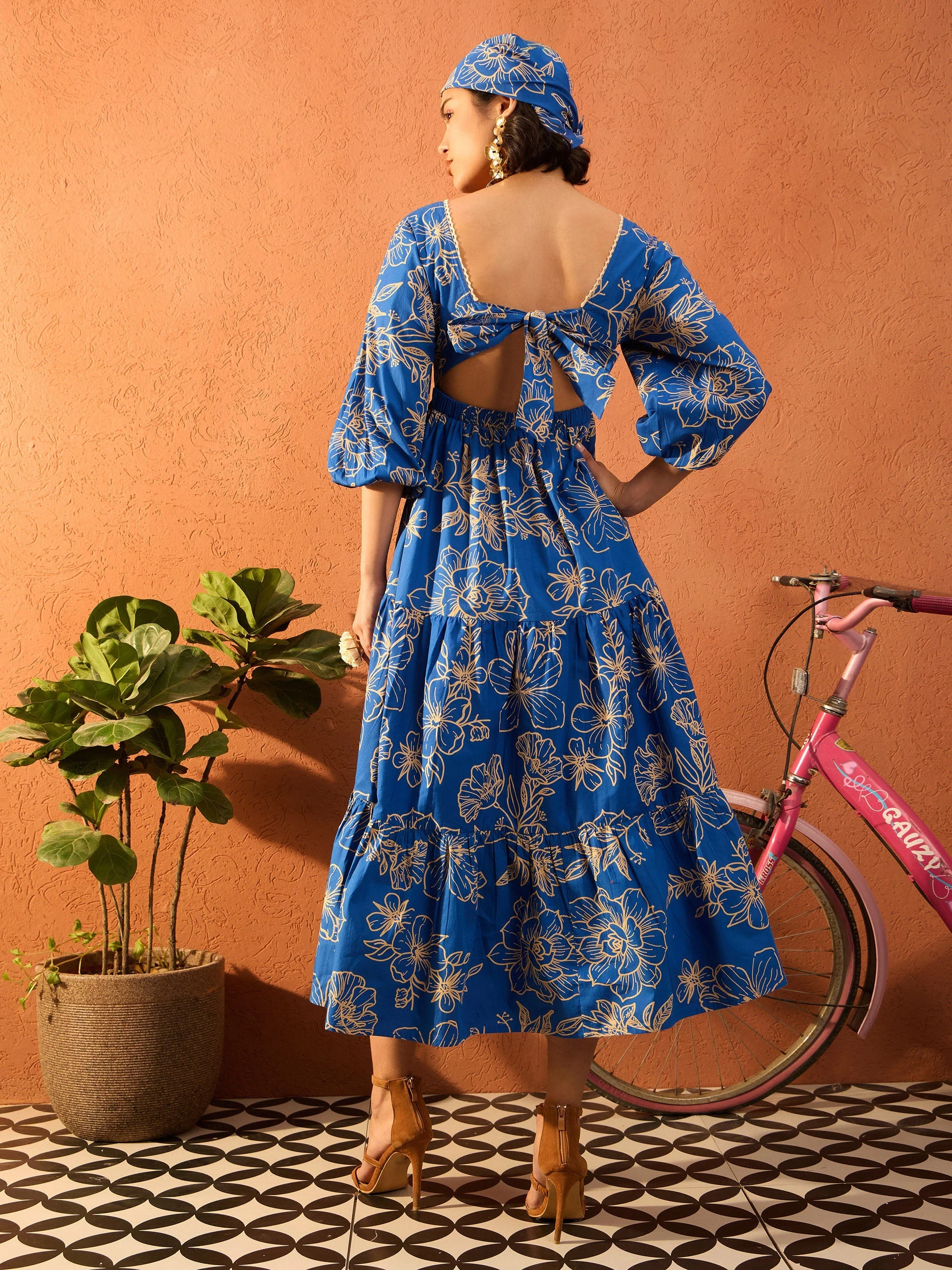 Women Blue & Off White Floral Back Tie Knot Midi Dress - Image 2