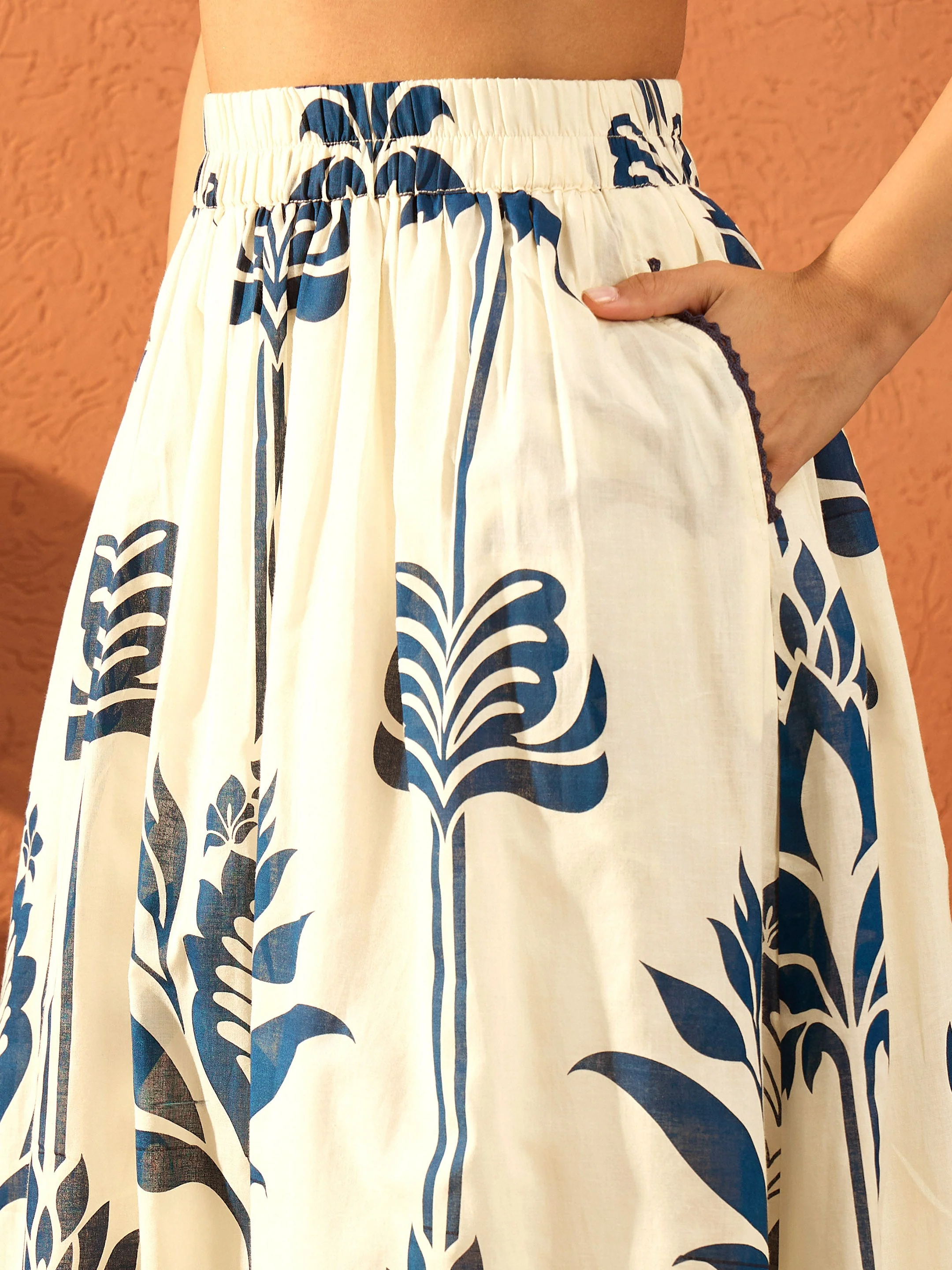 Women Blue & Off White Floral Shirt With Gathered Skirt - Image 4