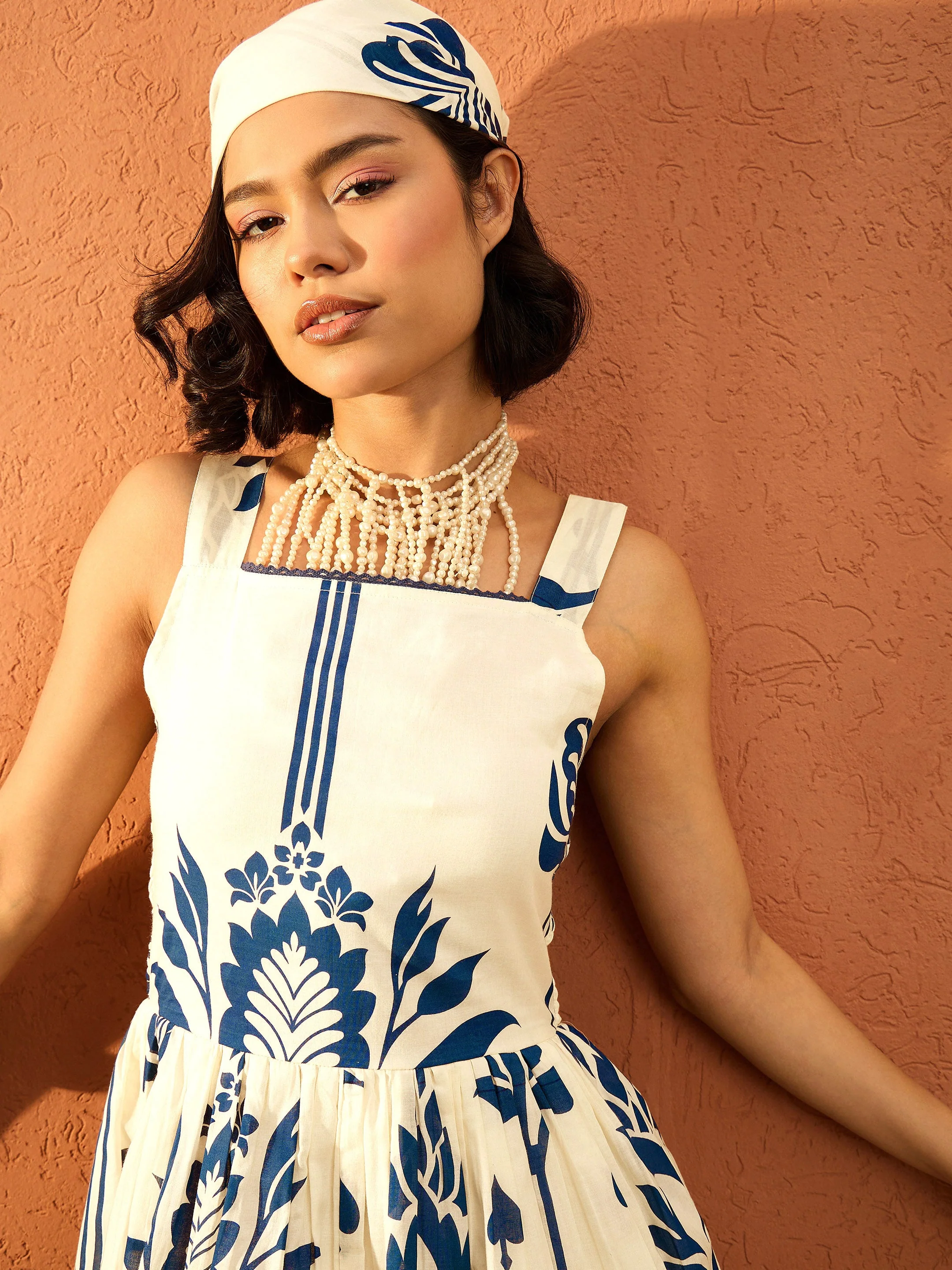 Women Blue & Off White Floral Strappy Short Dress - Image 3