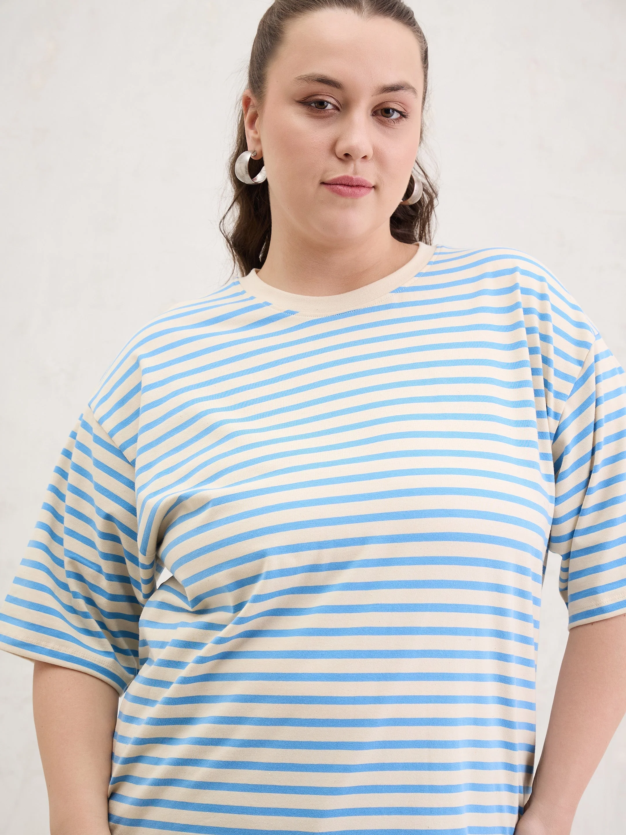 Women Blue & Off White Stripe Round Neck T-Shirt - Image 4