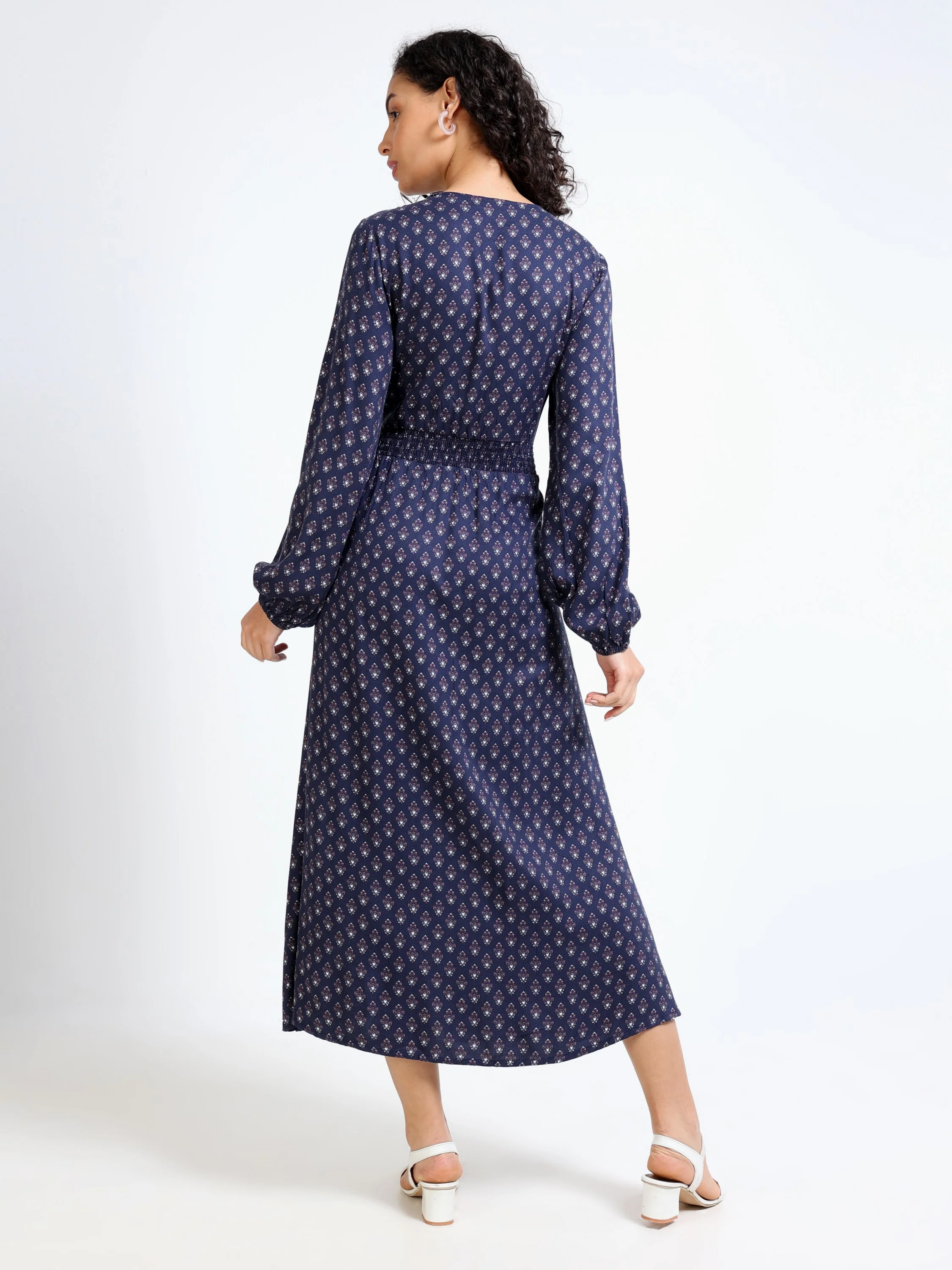 Women Blue Printed Maxi Dress - Image 3