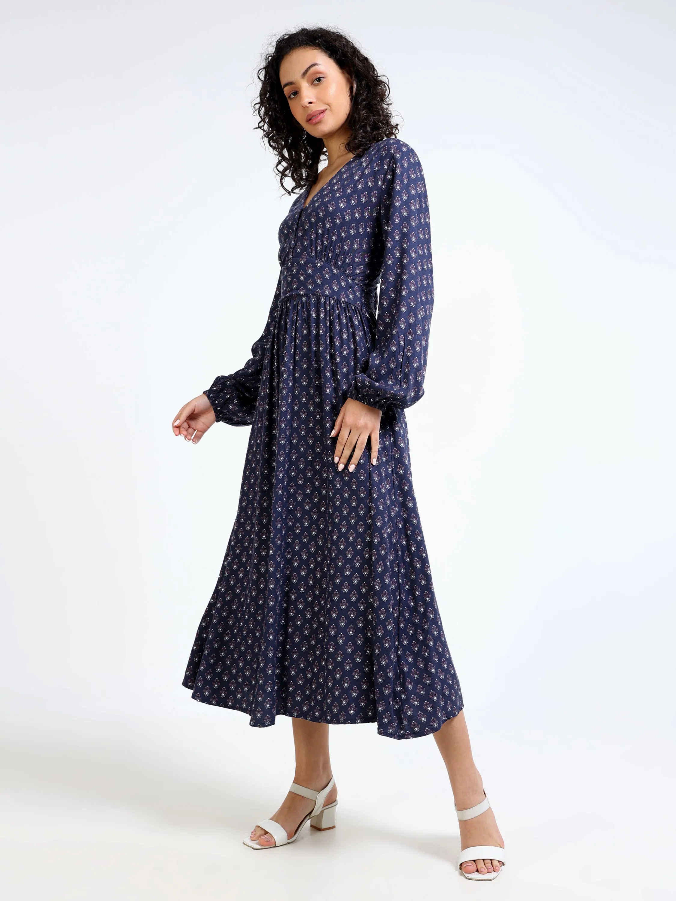 Women Blue Printed Maxi Dress - Image 5