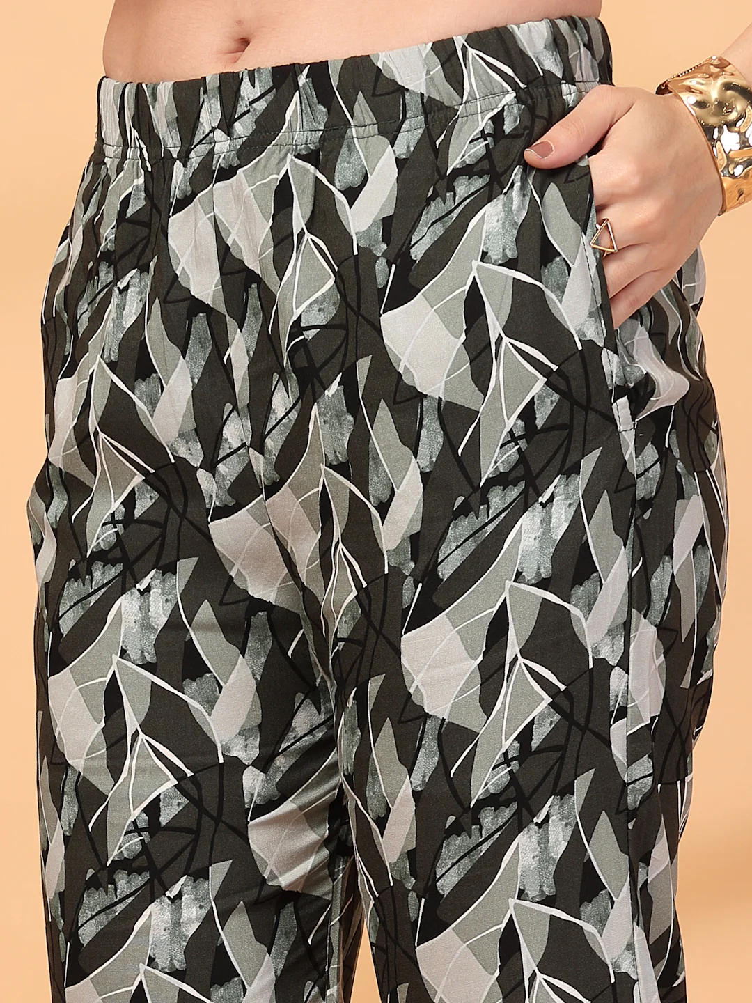 Women Blue  Printed Co-ords - Image 5
