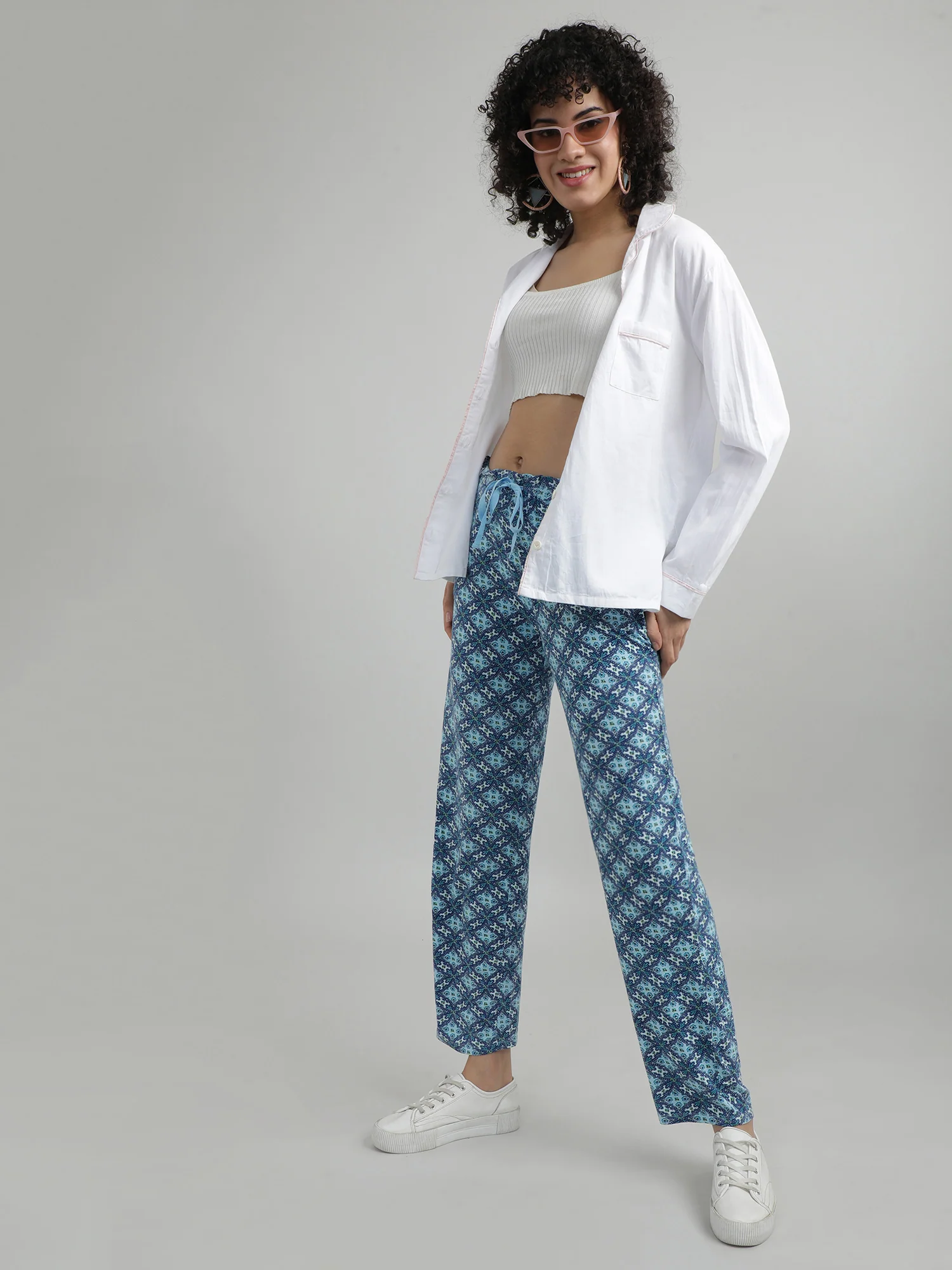 Women Blue Printed Lounge Pants - Image 4