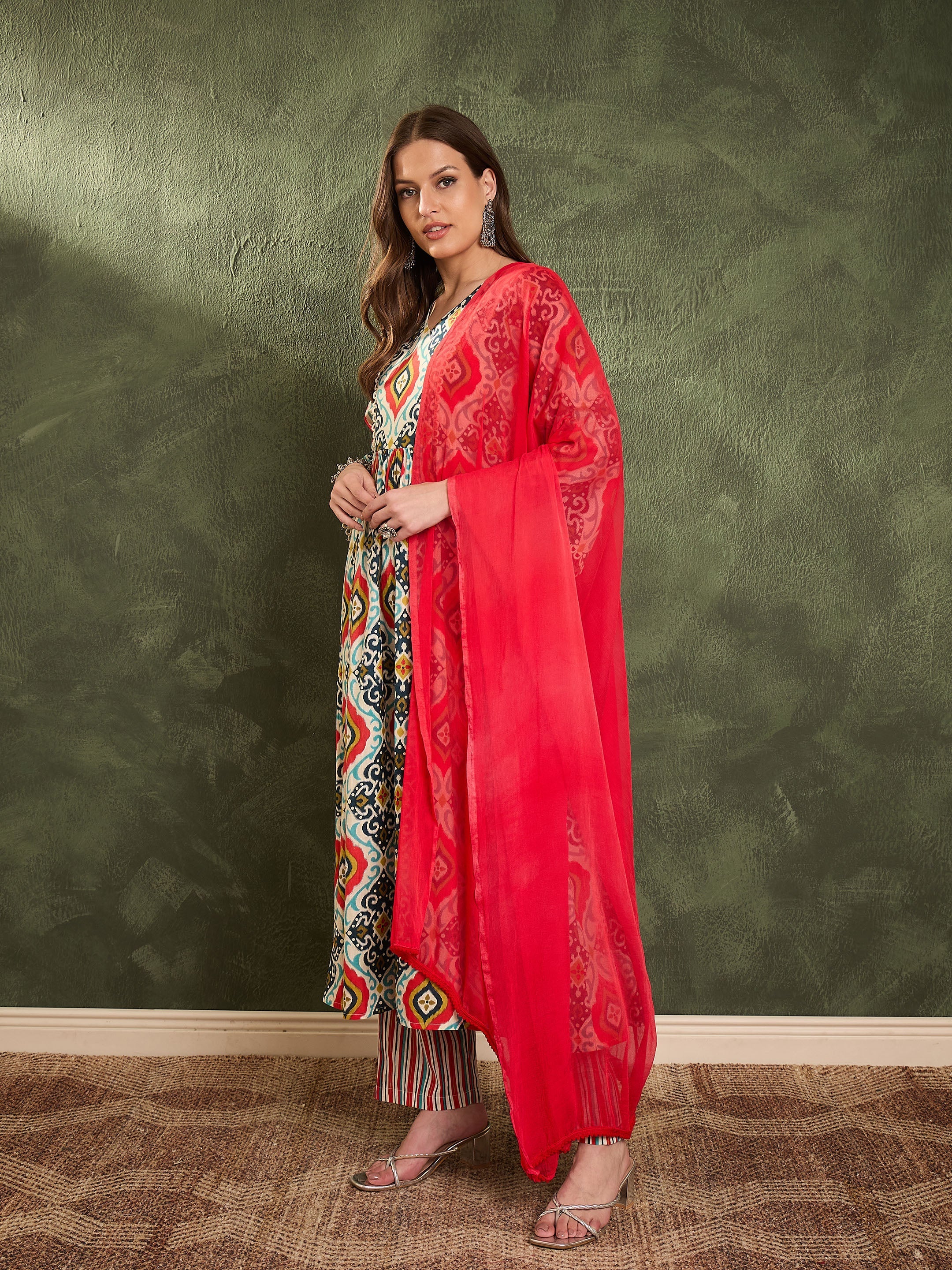 Women Blue & Red Ikat Print Gathered Kurta Set with Dupatta - Image 3