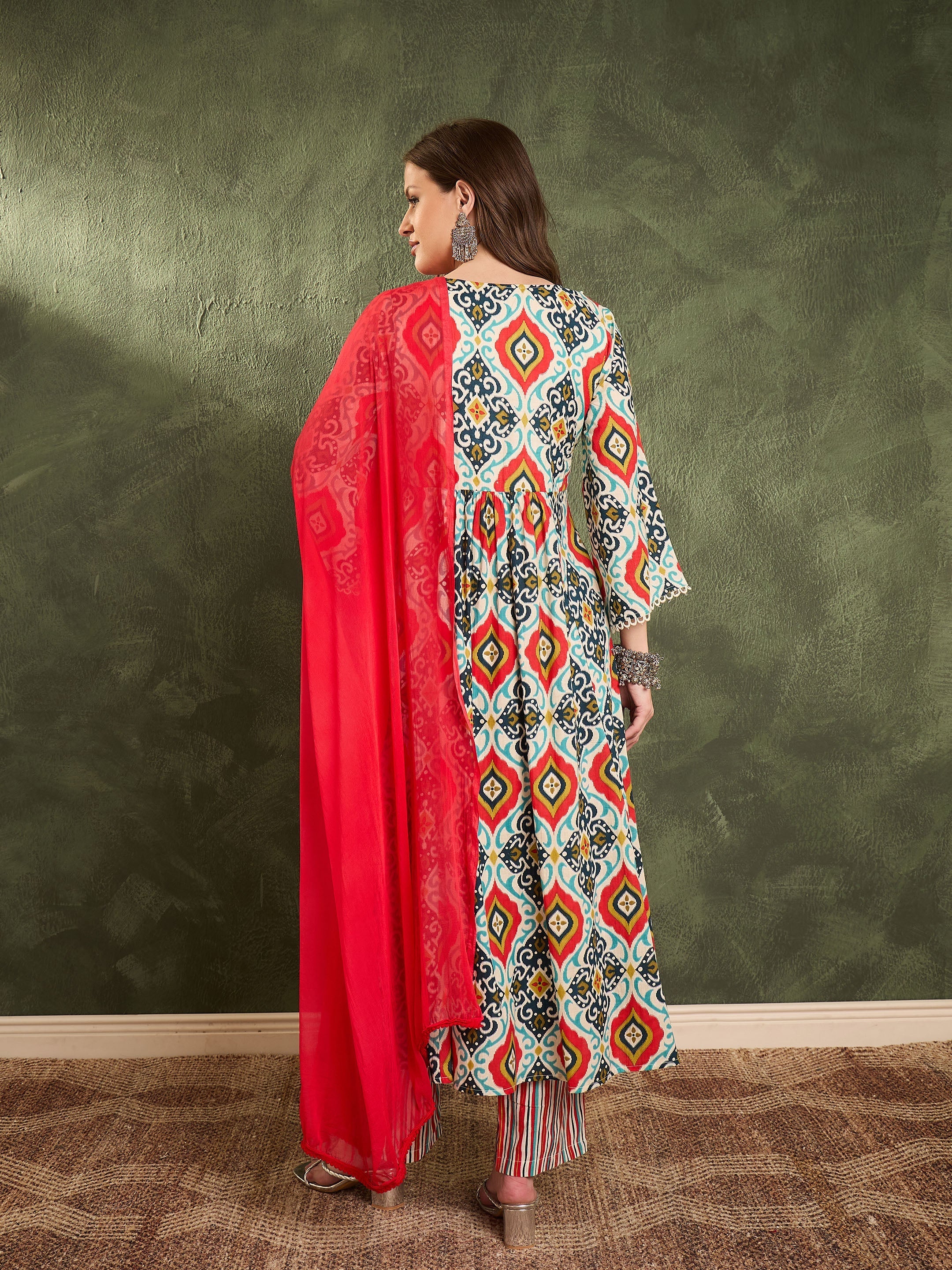 Women Blue & Red Ikat Print Gathered Kurta Set with Dupatta - Image 5