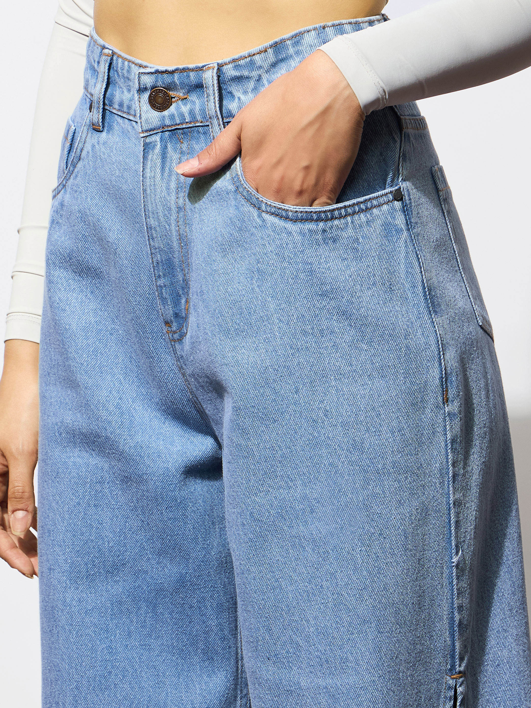 Women Blue Side Slit Wide Leg Jeans - Image 4