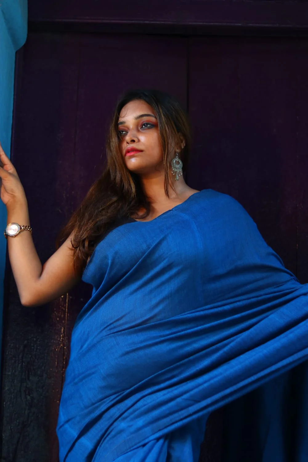 Women Blue Solid Cotton Saree - Image 3