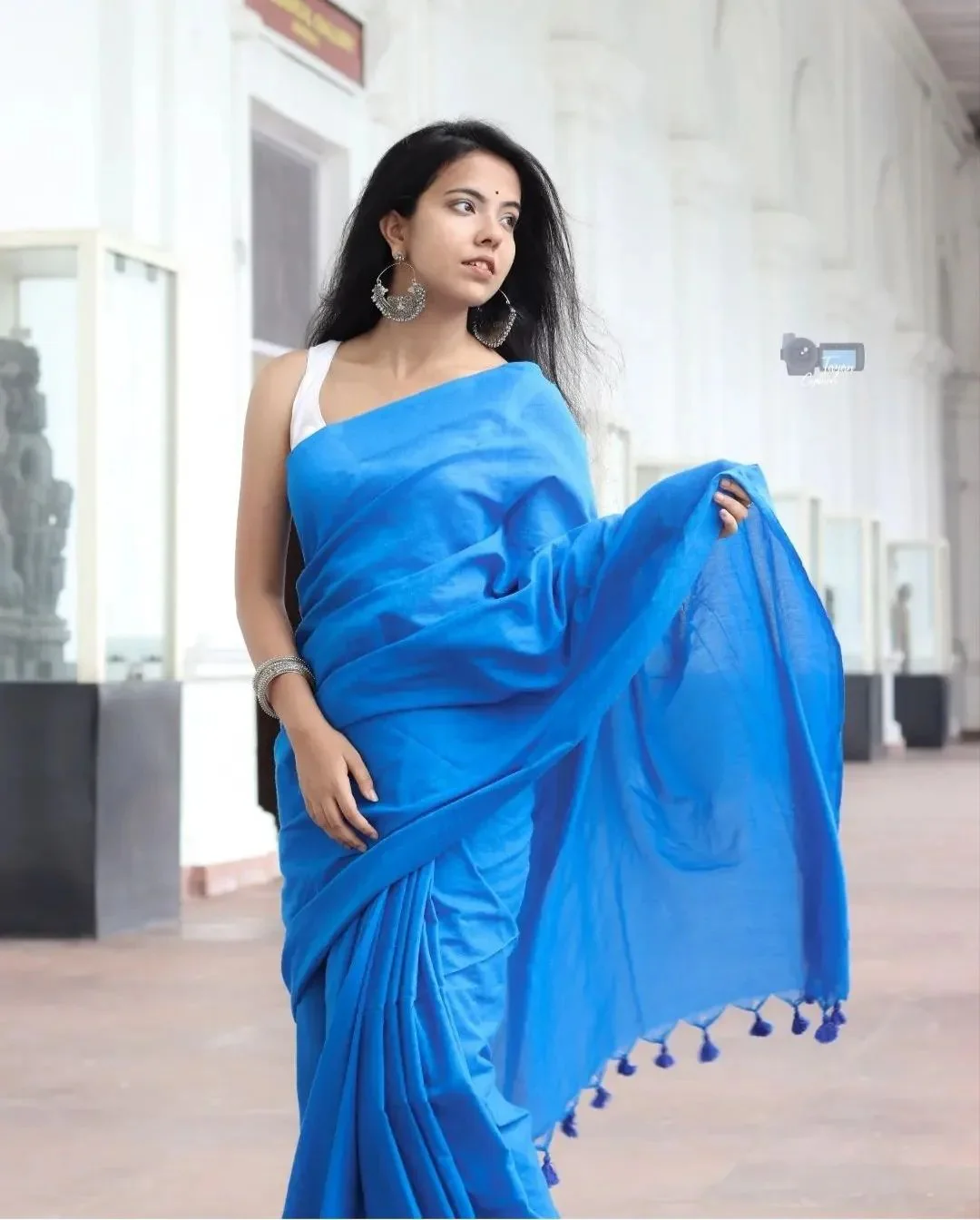 Women Blue Solid Cotton Saree