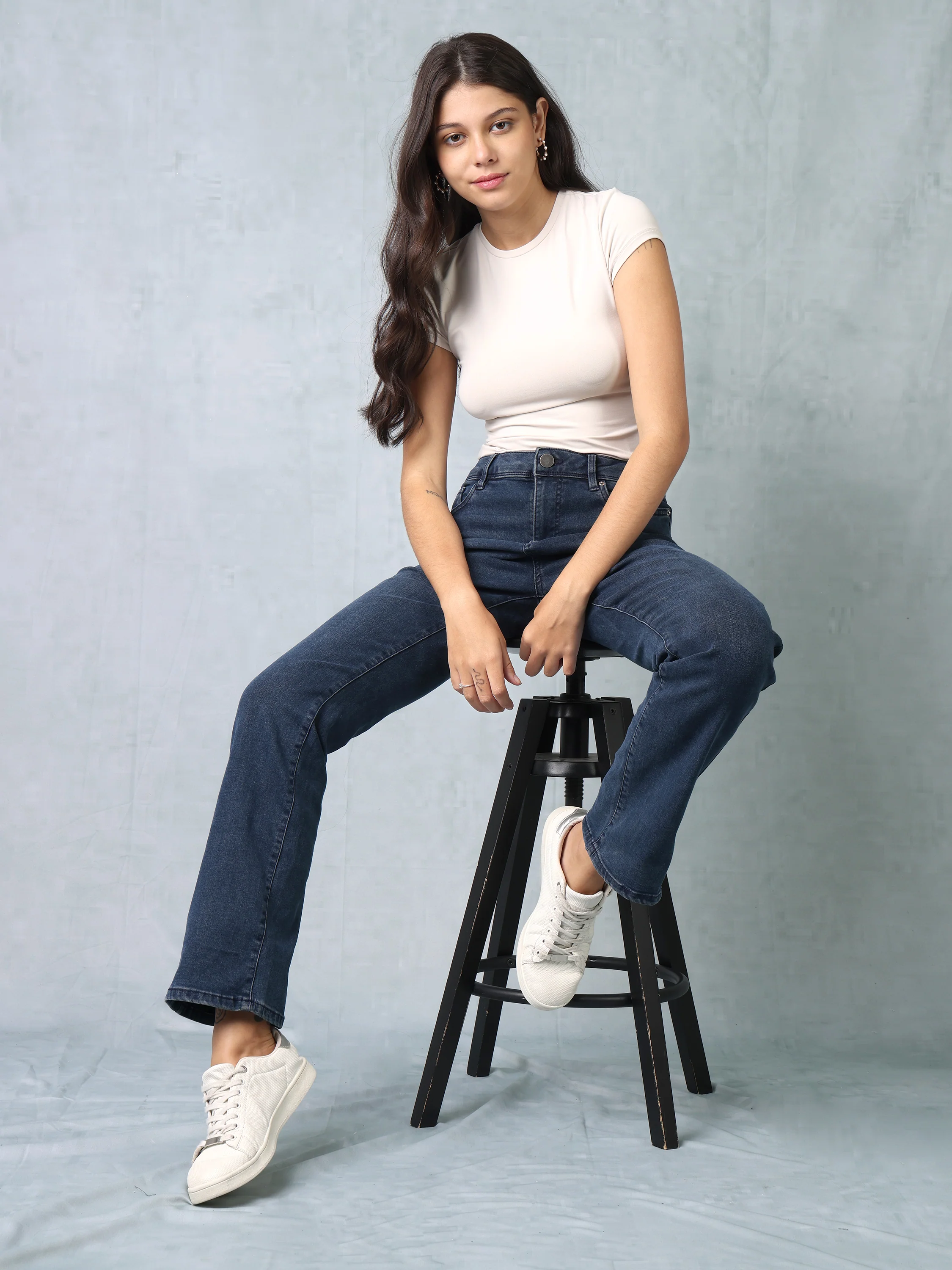 Women Blue Straight Fit Jeans - Image 2