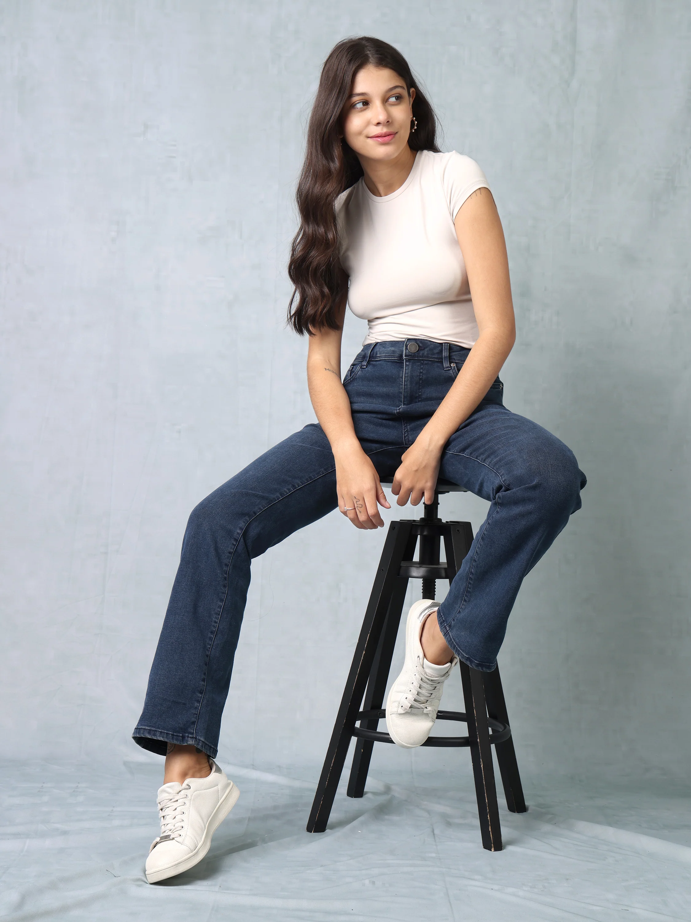 Women Blue Straight Fit Jeans - Image 7
