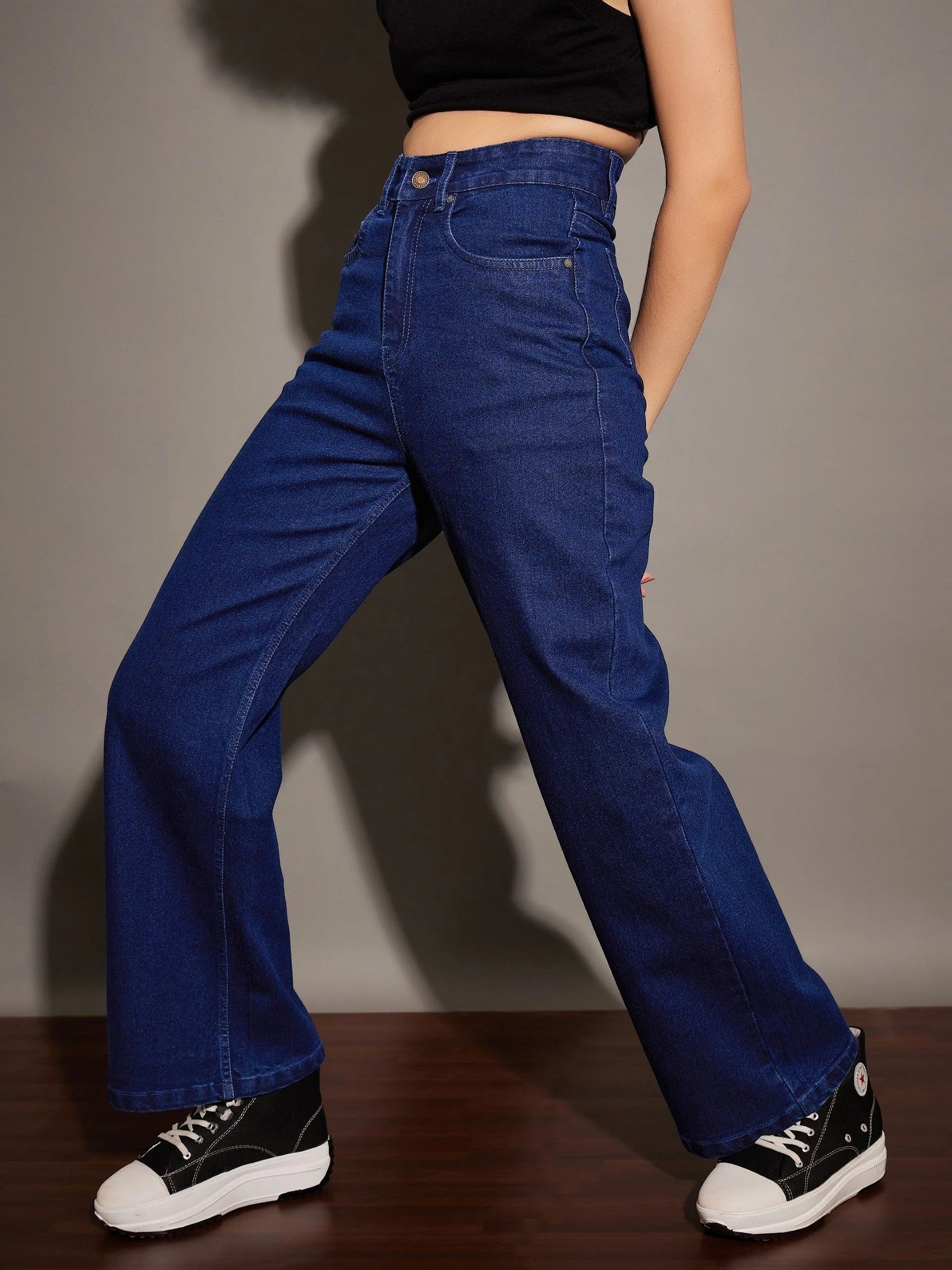 Women Blue Straight Fit Jeans - Image 3