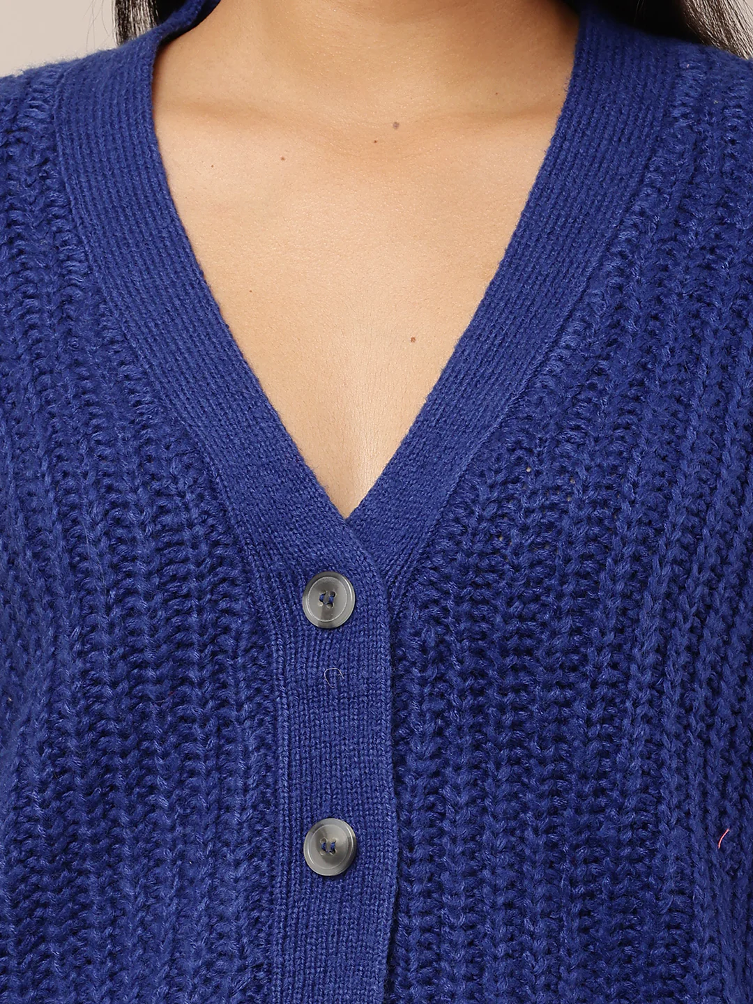 Women Blue V-Neck Buttoned Cardigan - Image 5