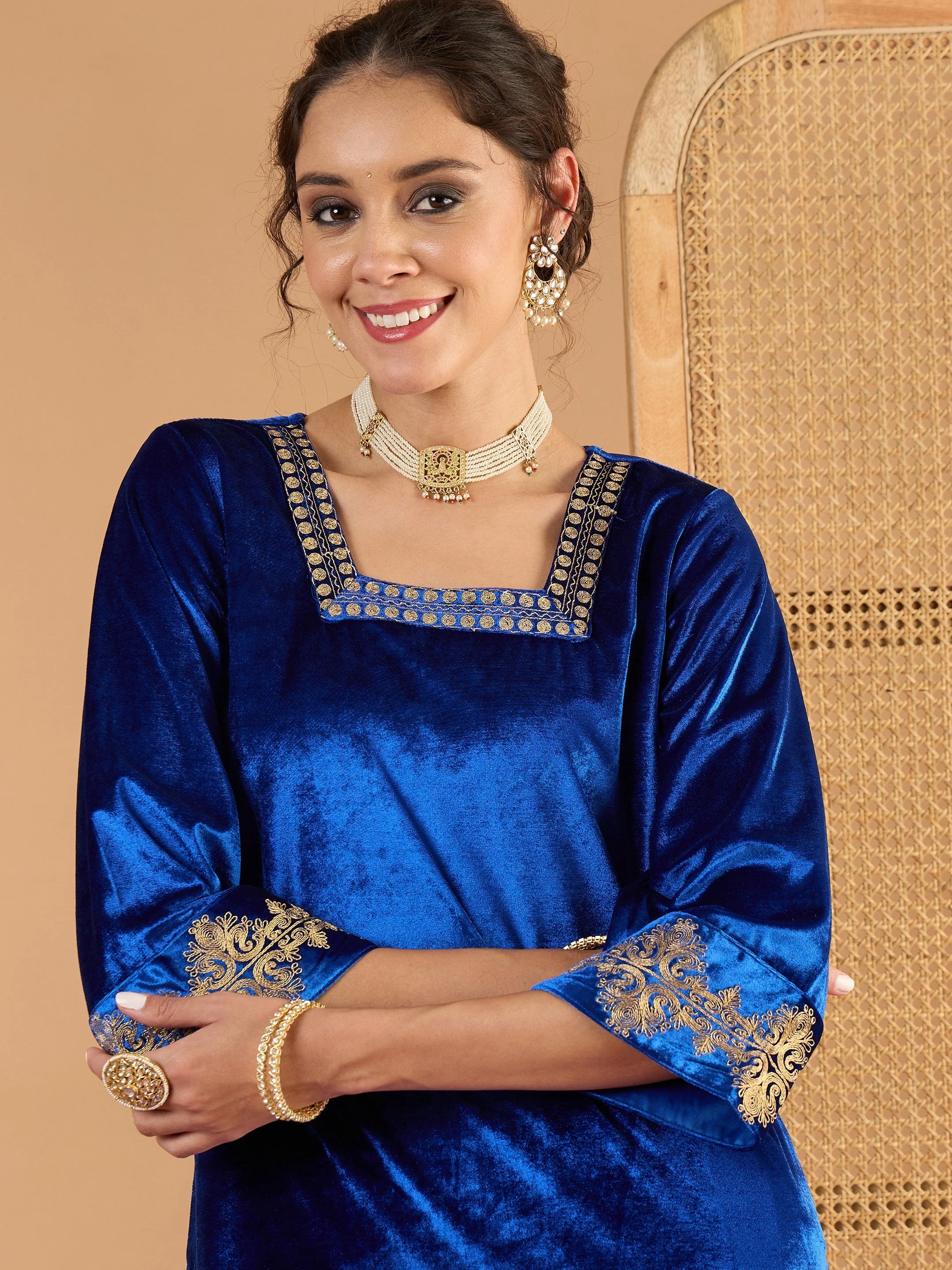 Women Blue Velvet Embroidered Glass Neck Short Kurta With Palazzos - Image 4