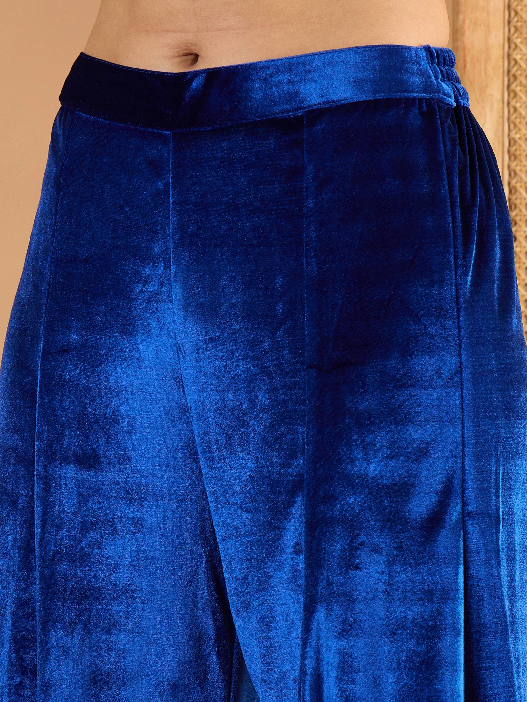 Women Blue Velvet Embroidered Glass Neck Short Kurta With Palazzos - Image 5