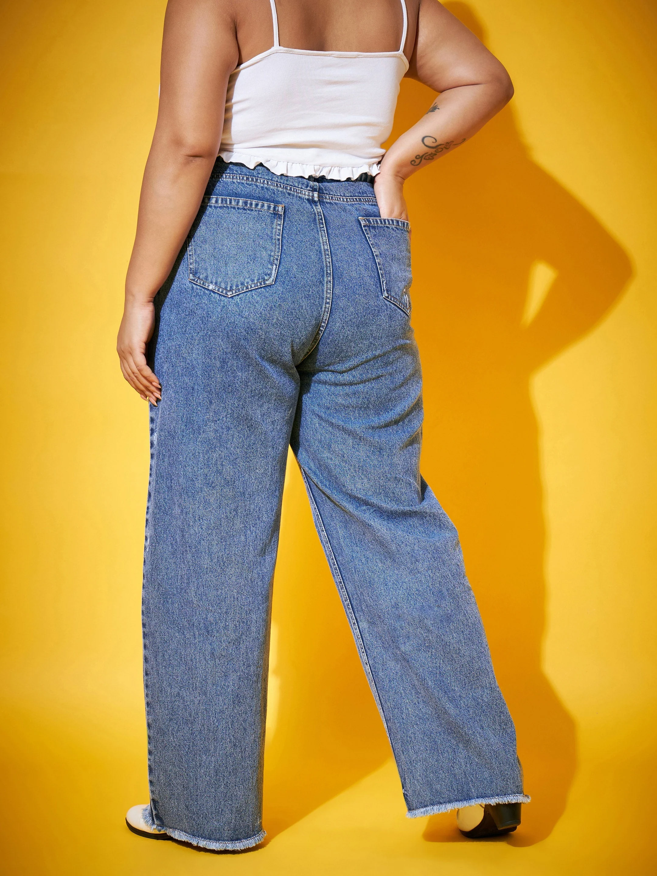 Women Blue Wash Distressed Slit Straight Jeans - Image 5