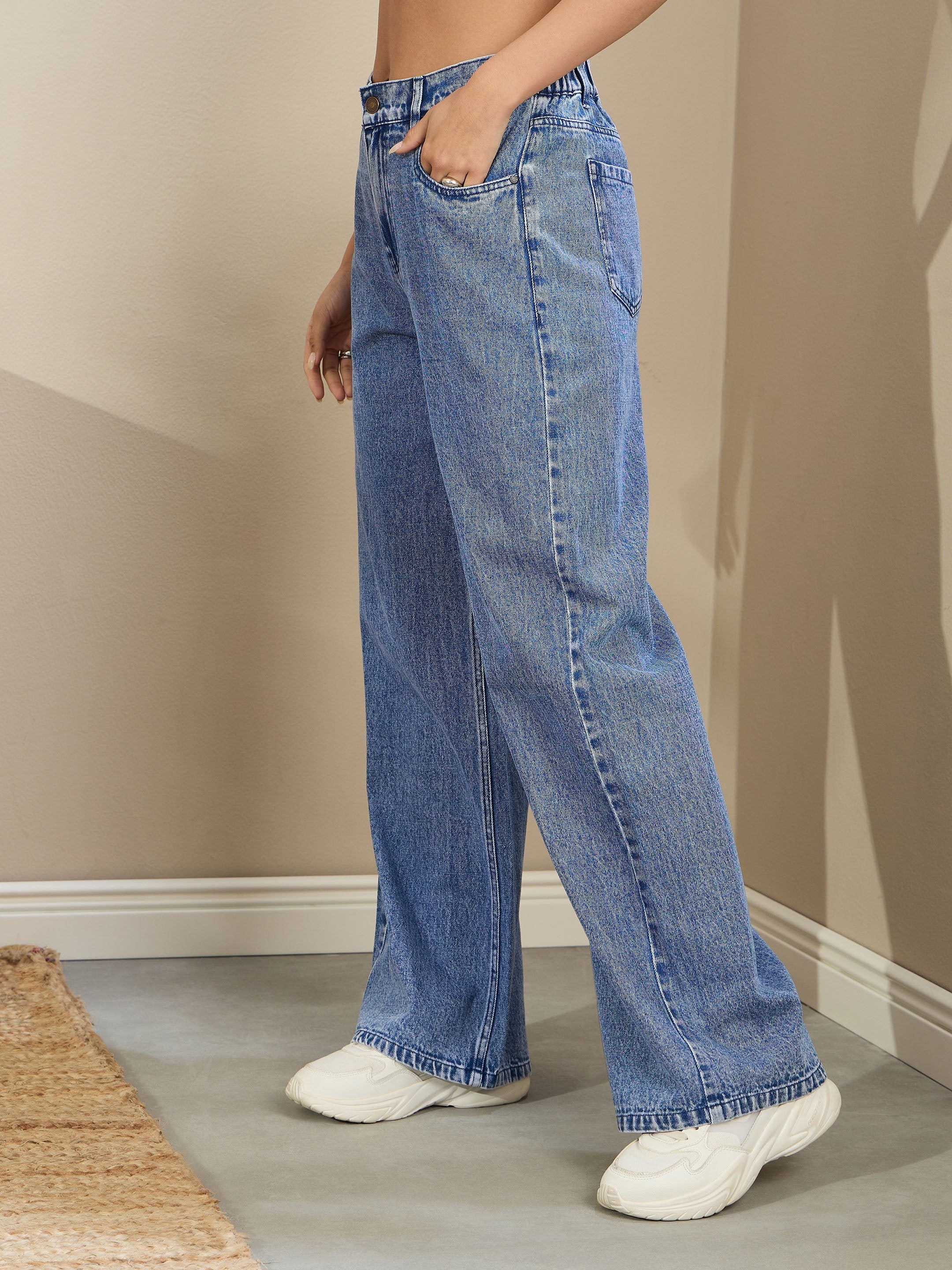 Women Blue Wash High Waist Straight Fit Jeans - Image 4