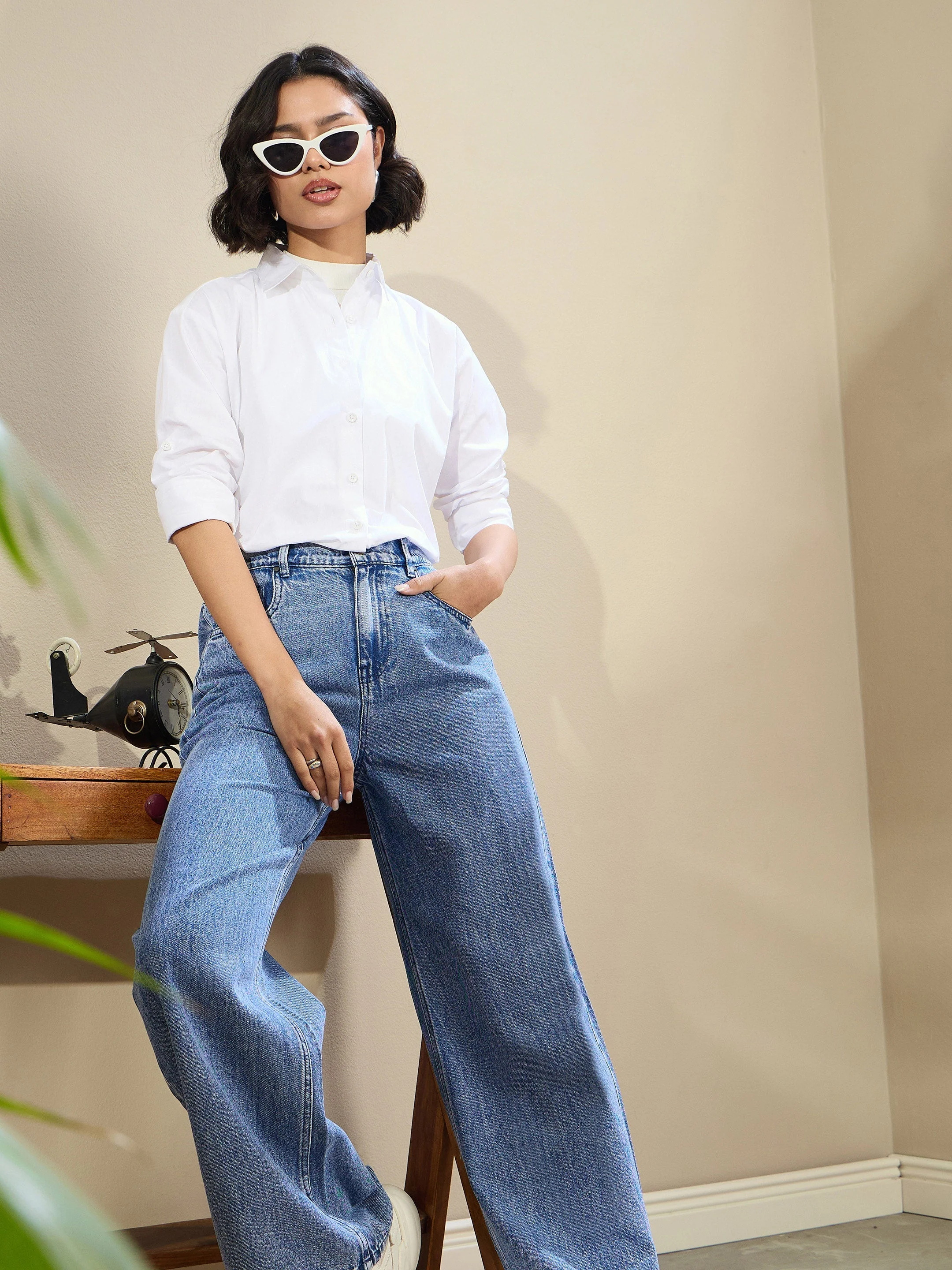 Women Blue Wash High Waist Straight Fit Jeans - Image 6