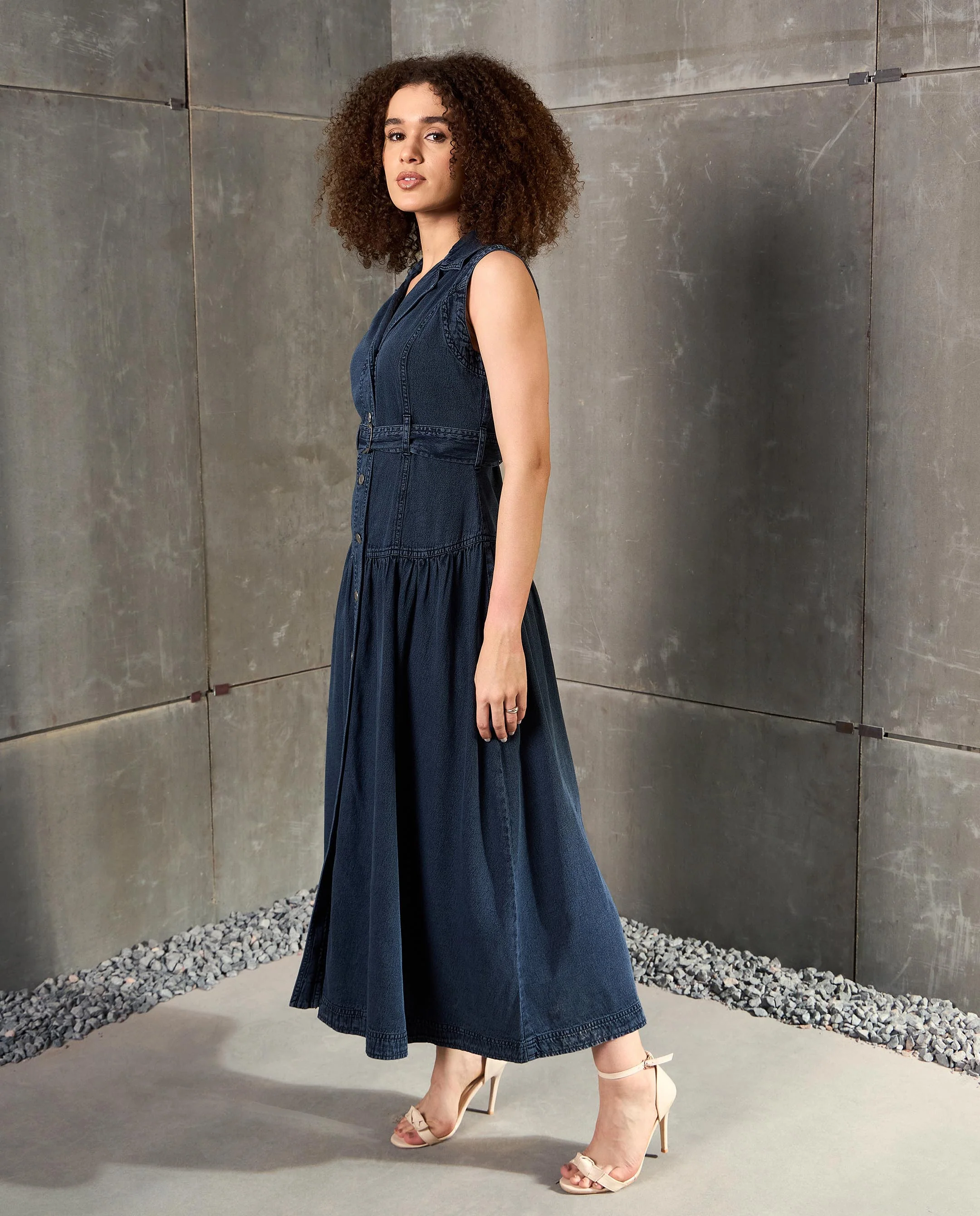 Women Blue Washed Denim Notch Collar Belted Maxi Dress - Image 3