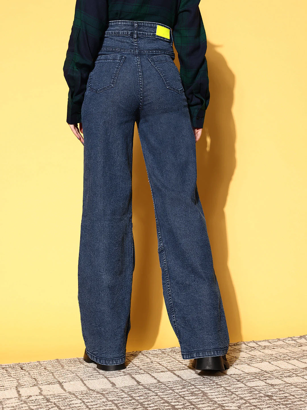Women Blue Washed Multi Pocket Stretch Straight Jeans - Image 4