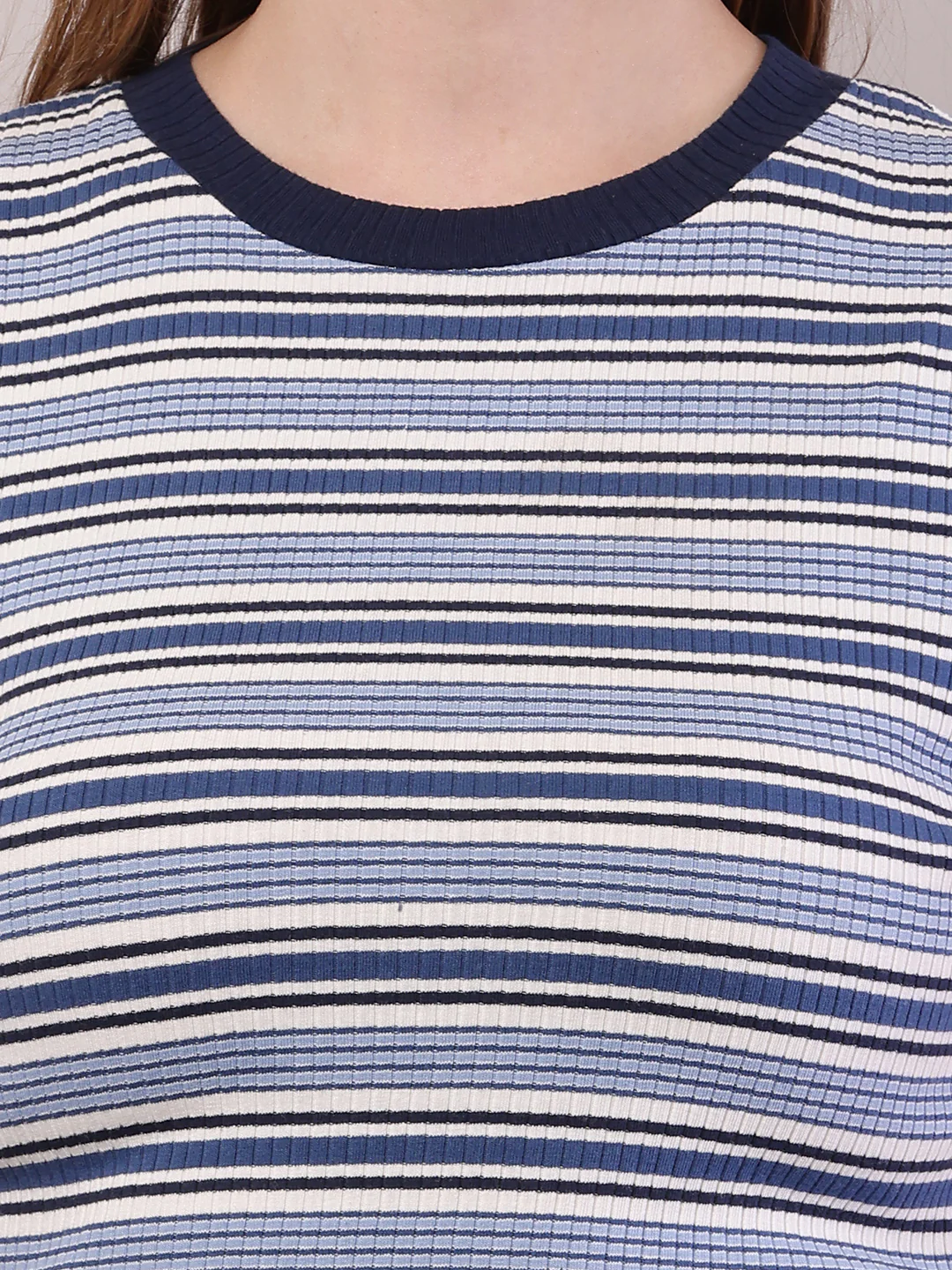 Women Blue-White Cotton Round Neck Crop Top - Image 5