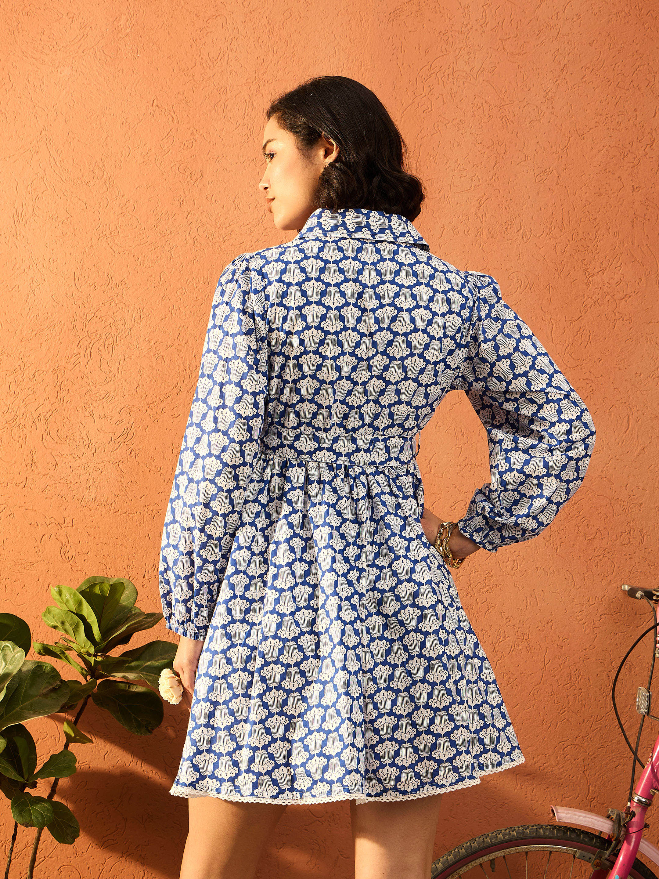 Women Blue & White Floral Front Button Short Dress - Image 5