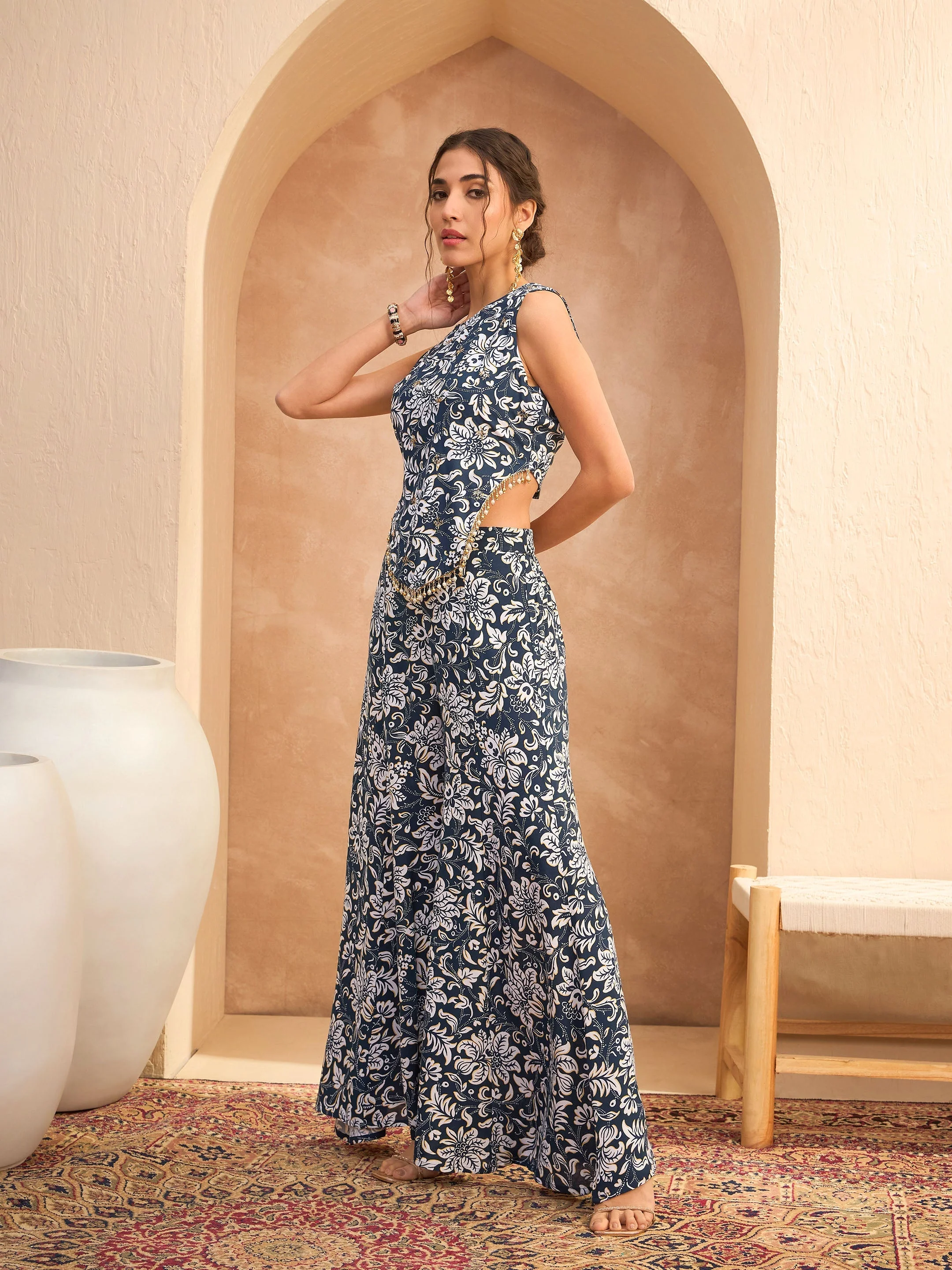 Women Blue & White Floral Sleeveless Top With Palazzos - Image 3