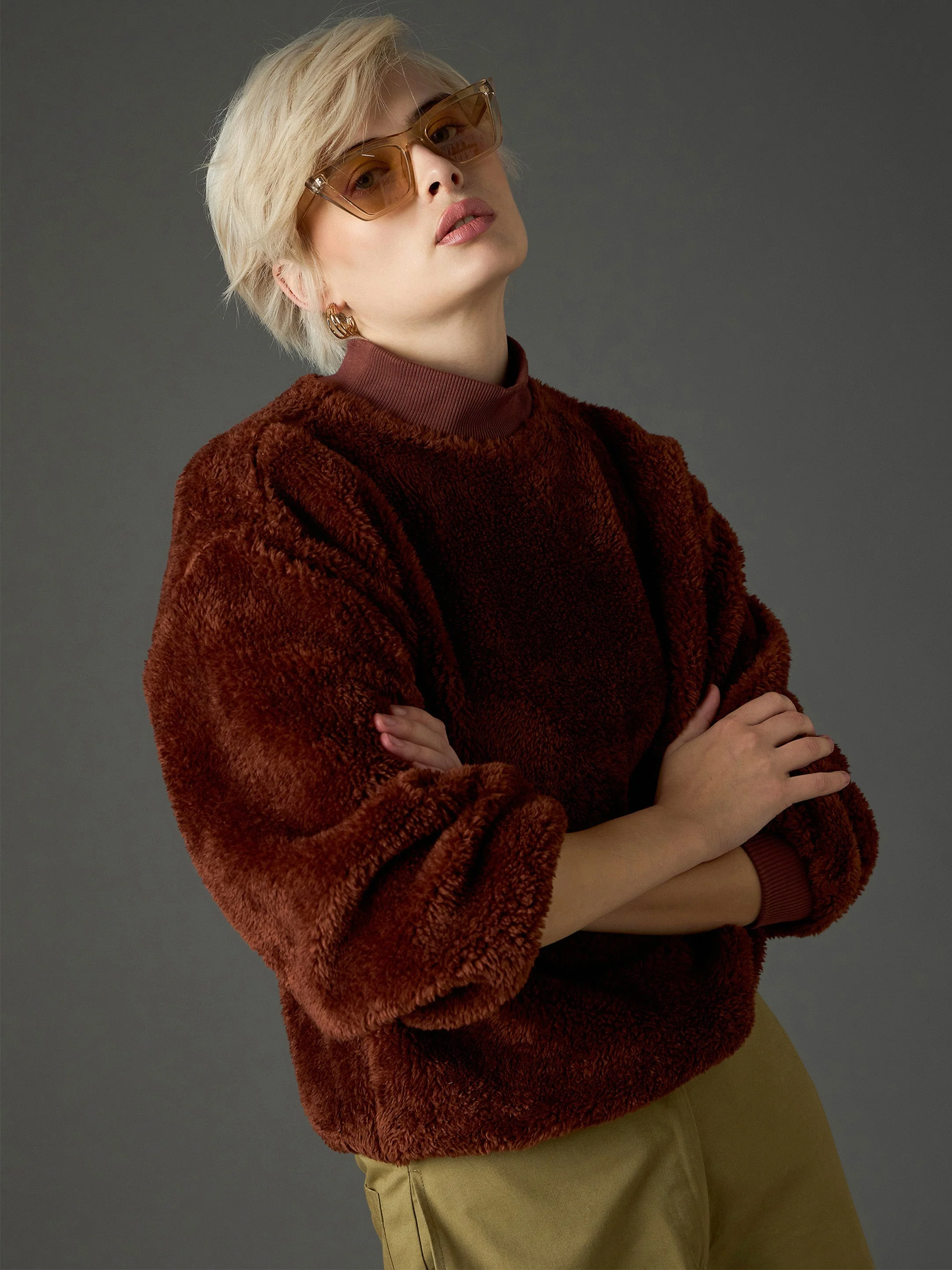 Women Brown Balloon Sleeve Faux Fur Sweatshirt - Image 2