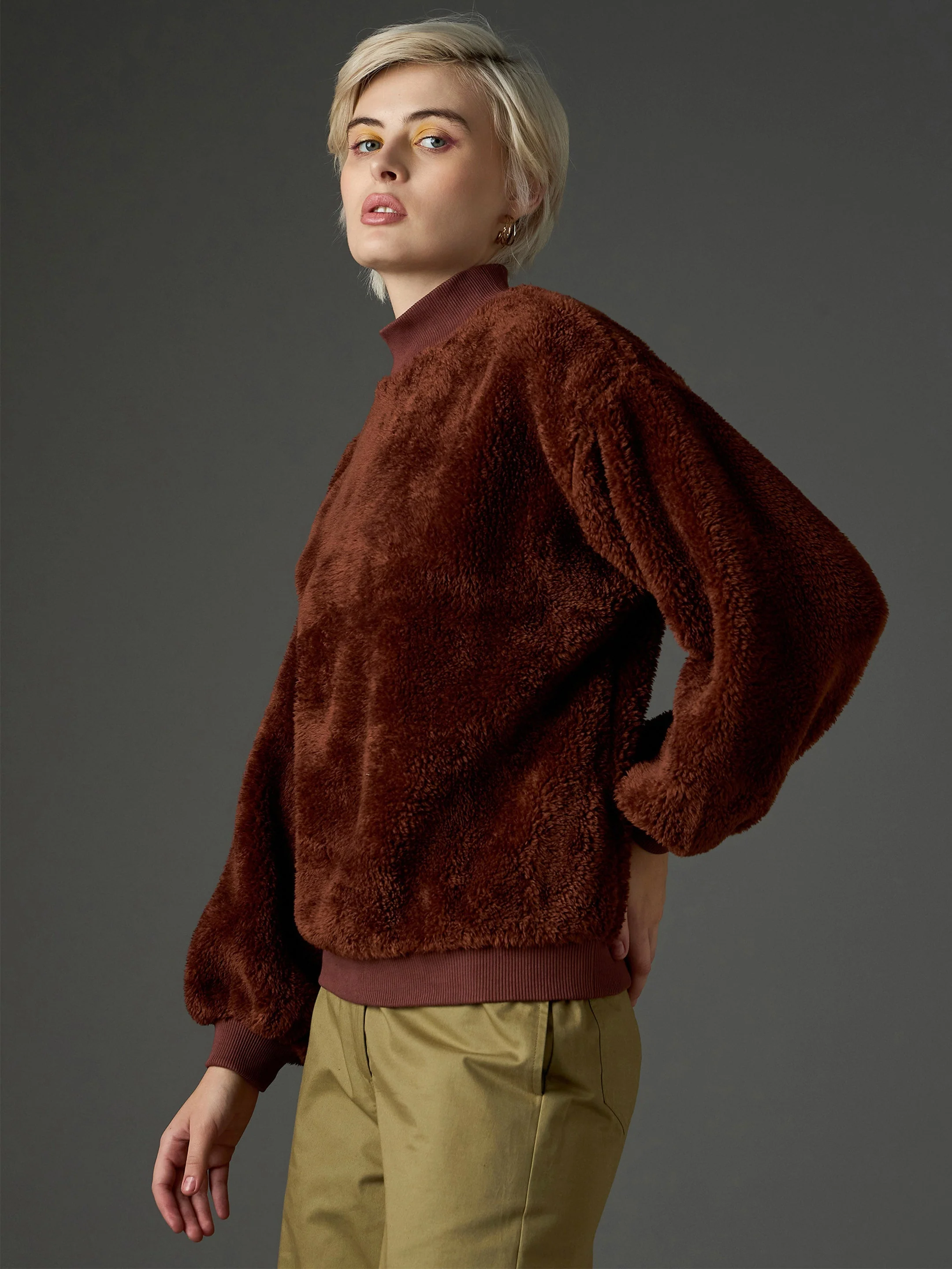 Women Brown Balloon Sleeve Faux Fur Sweatshirt - Image 3