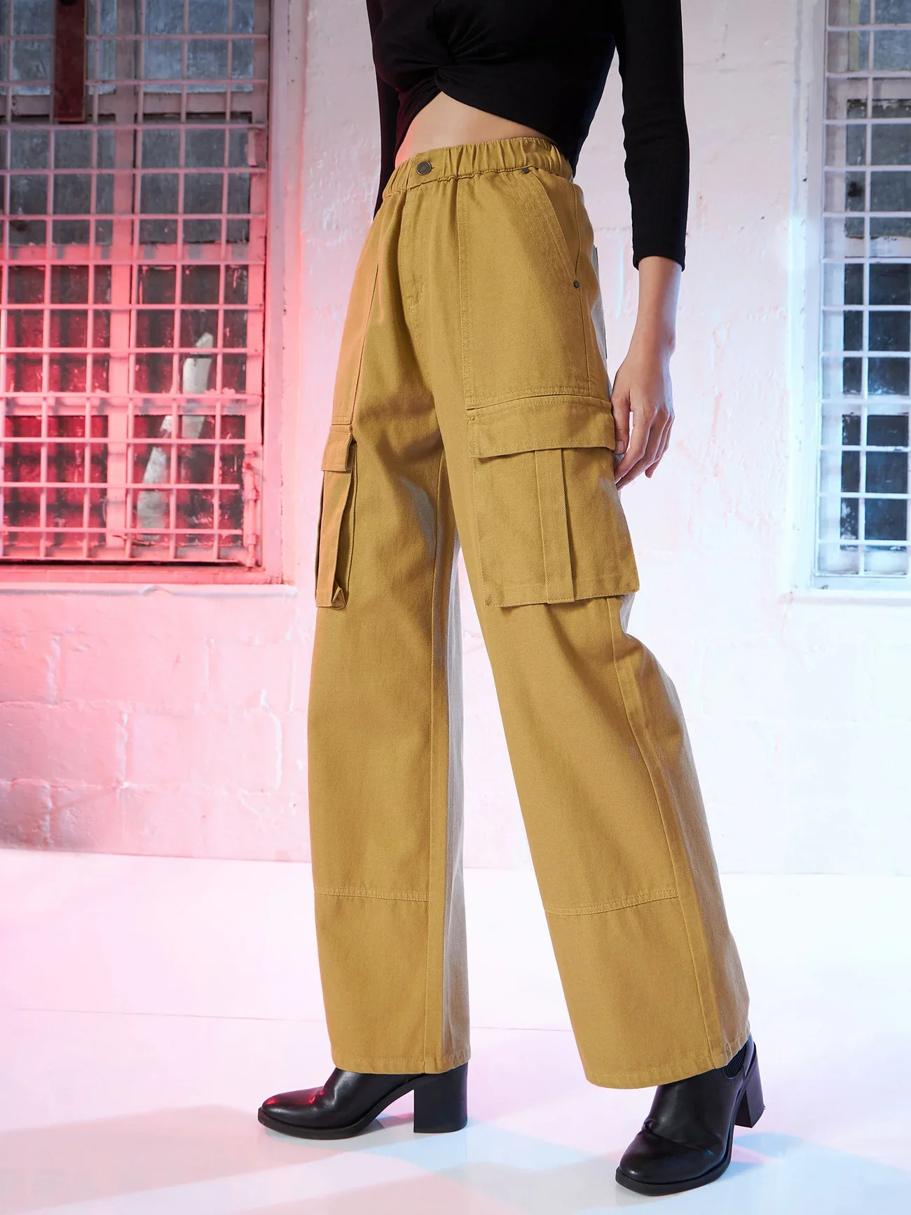 Women Brown Box Pocket Cargo Jeans - Image 3