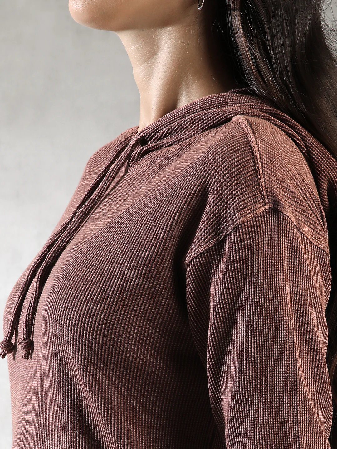 Women Brown Ribbed Textured Hoodie - Image 6