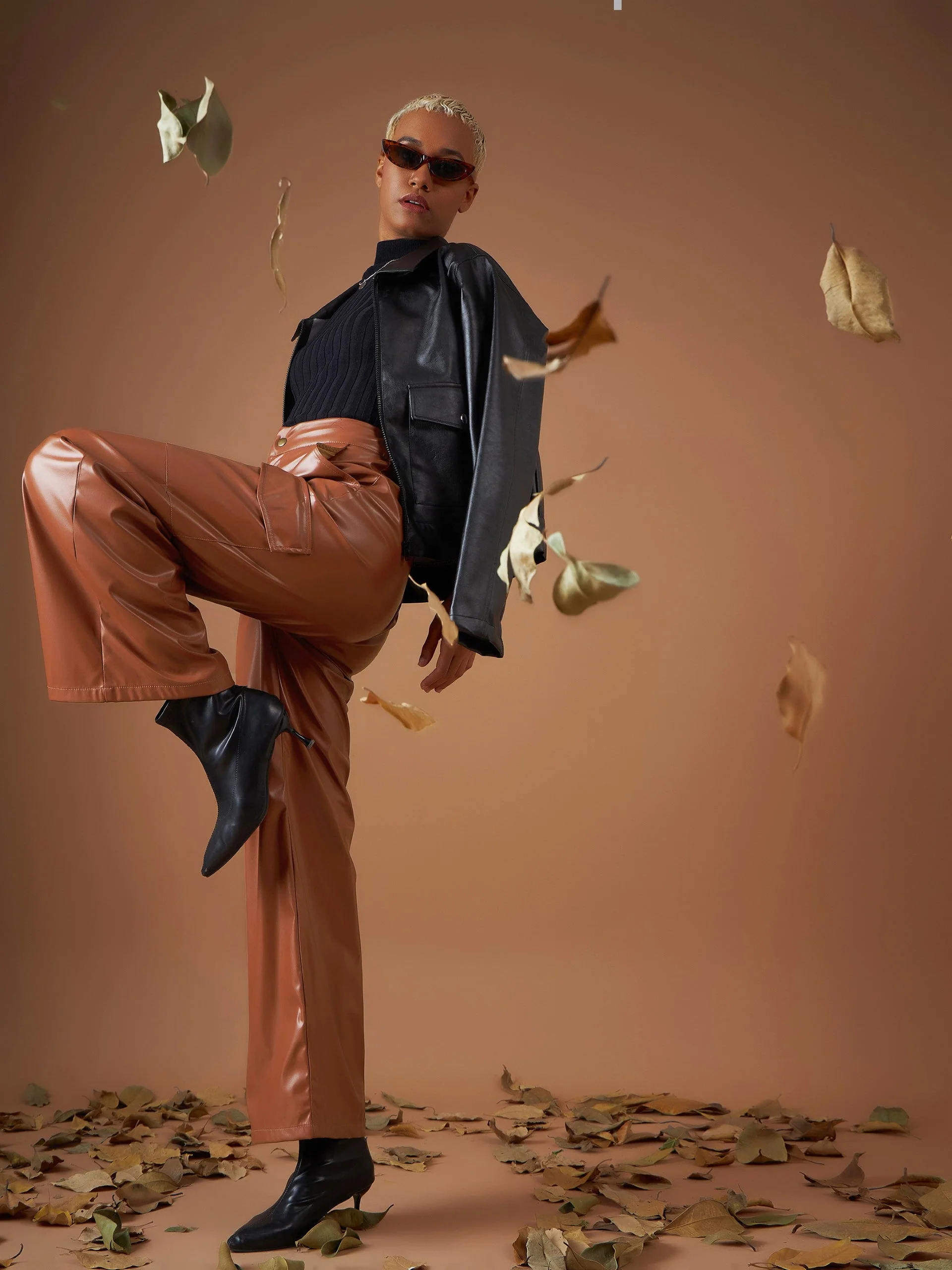 Women Brown Flap Pocket Straight Pants - Image 4