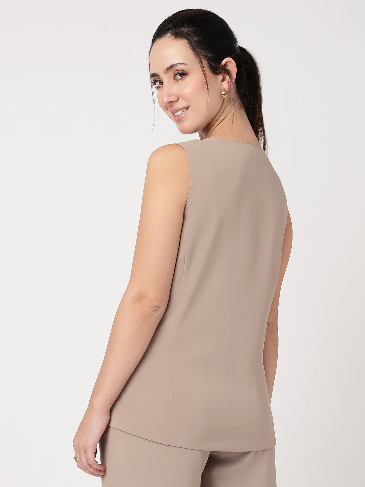 Women Brown Solid Waistcoat - Image 2
