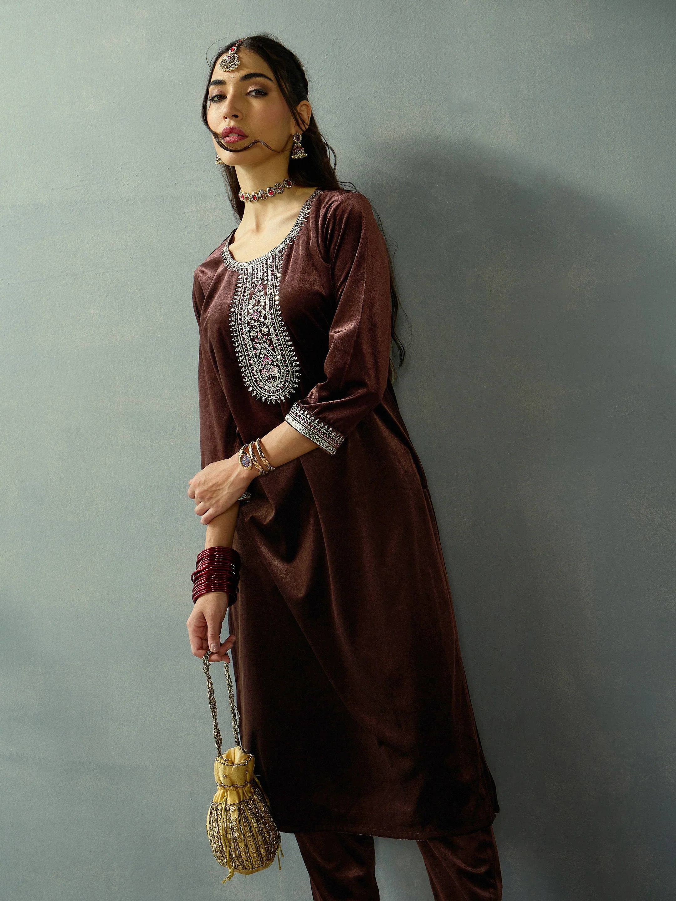 Women Brown Velvet Embroidered Kurta With Tulip Pants - Image 2