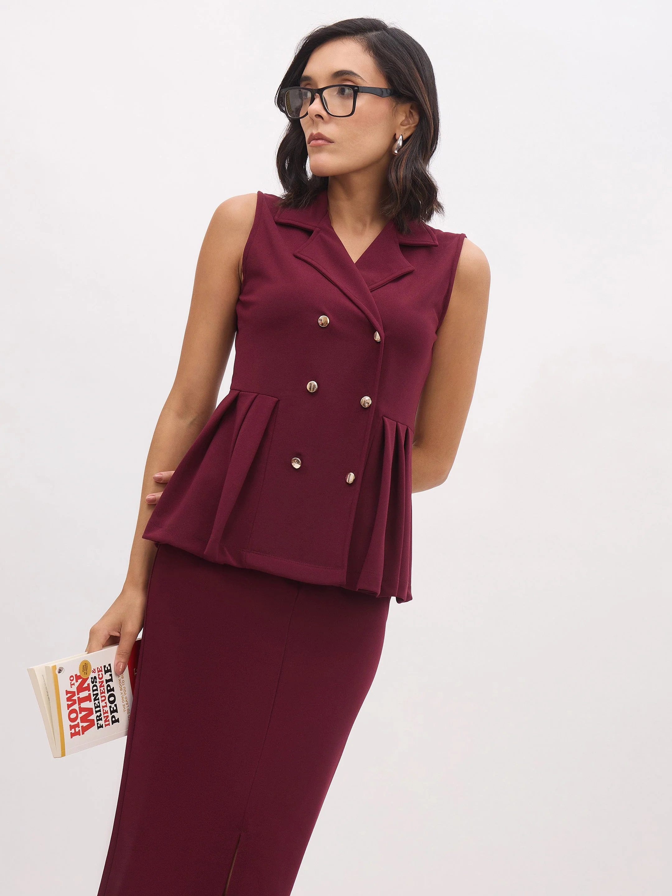 Women Burgundy Sleeveless Notched Button Top With Skirt - Image 4