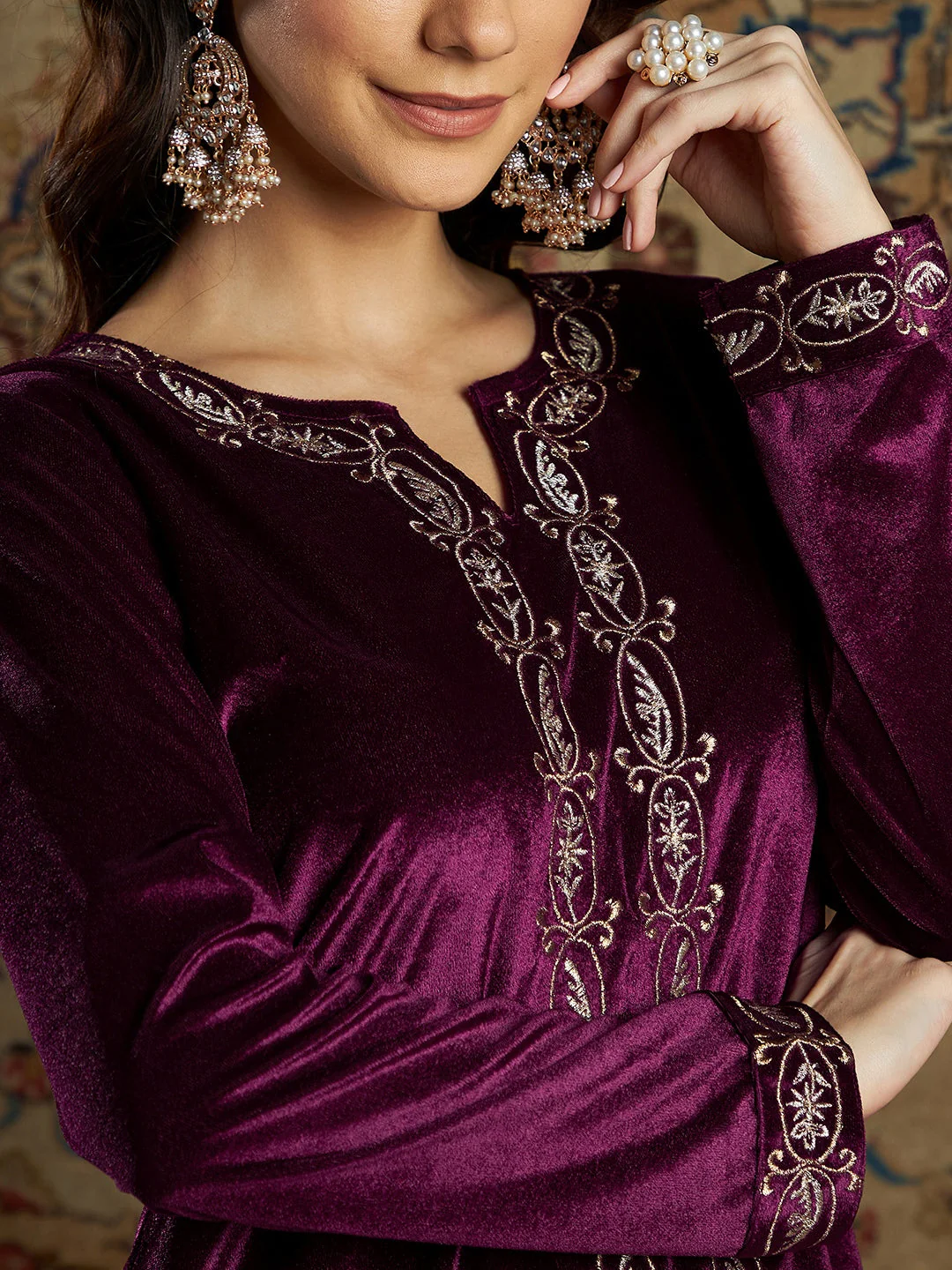 Women Burgundy Velvet Zari Embroidered Short Kurta - Image 5