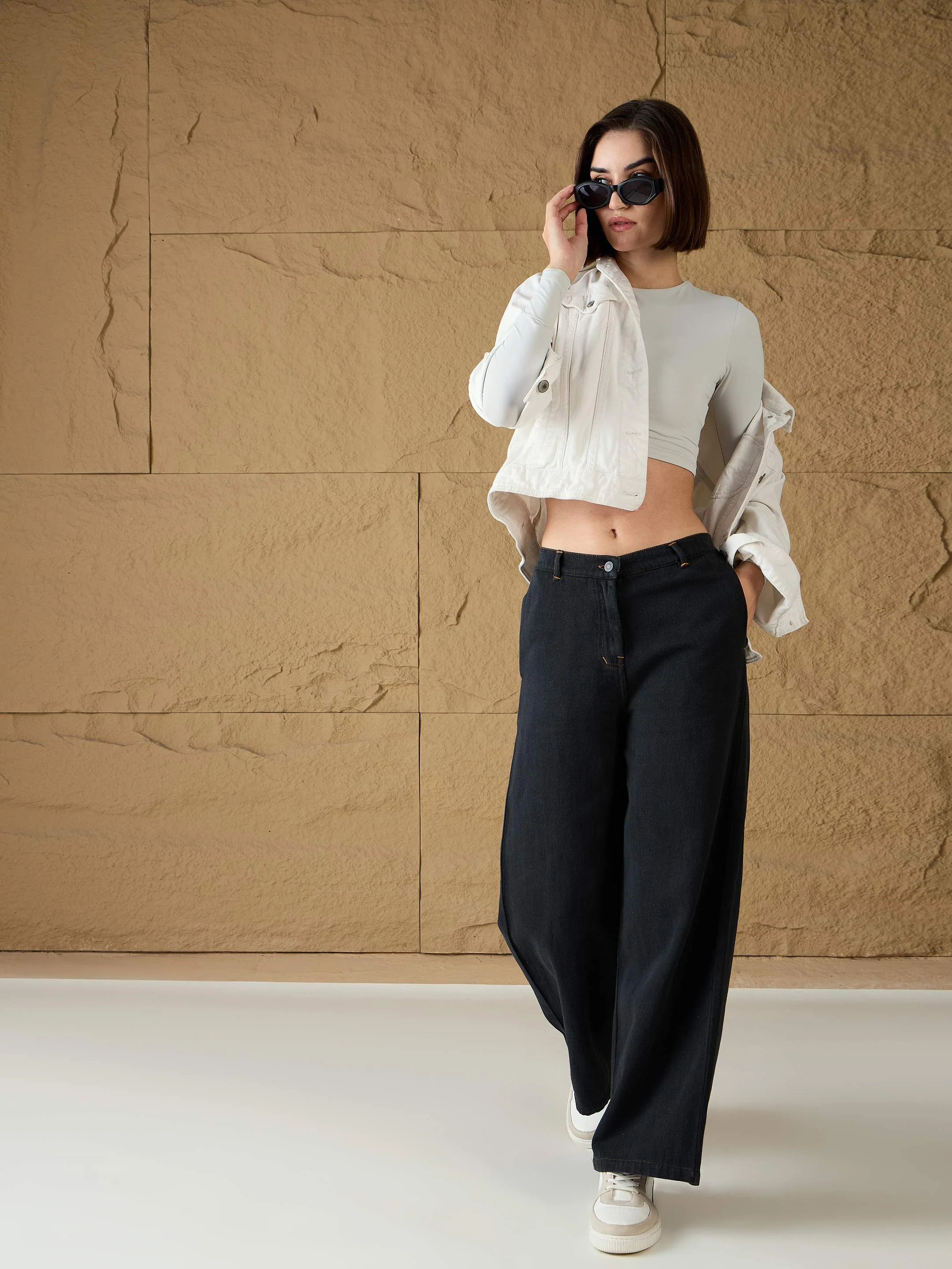 Women Charcoal Denim Flared Pants - Image 6