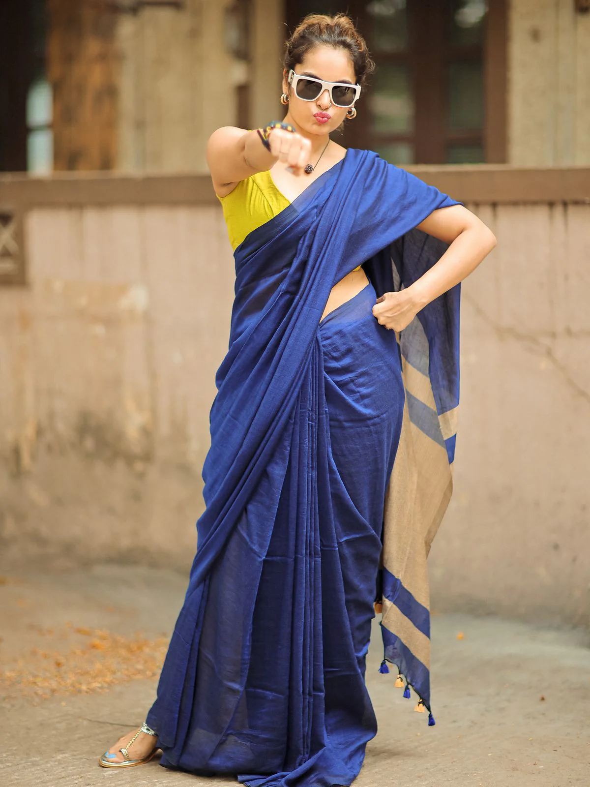 Women Cotton Checks Pallu Saree - Image 2