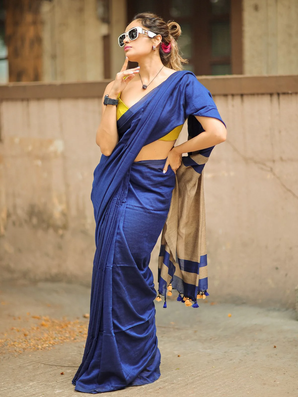 Women Cotton Checks Pallu Saree - Image 5