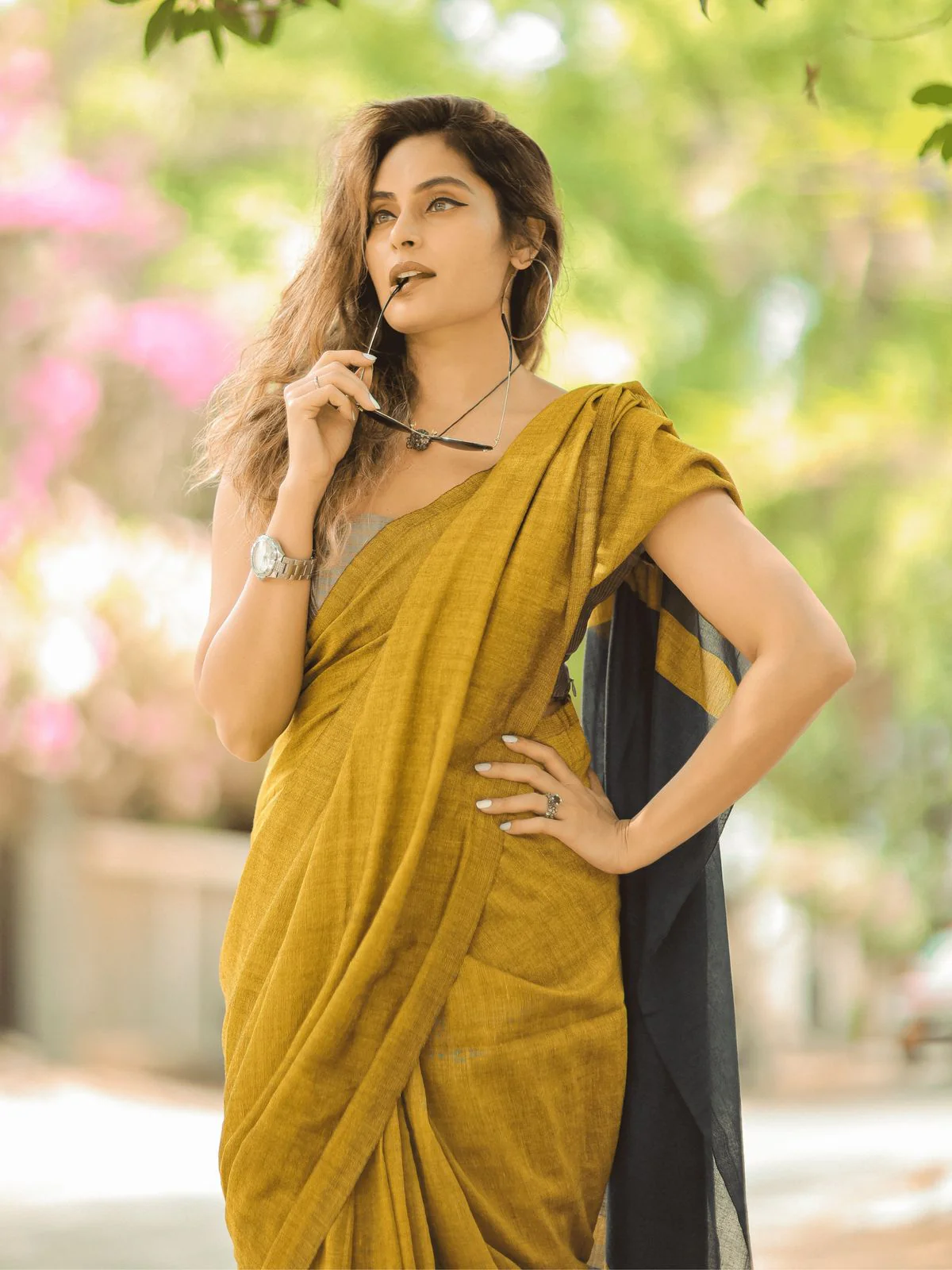 Women Cotton Checks Pallu Saree - Image 3