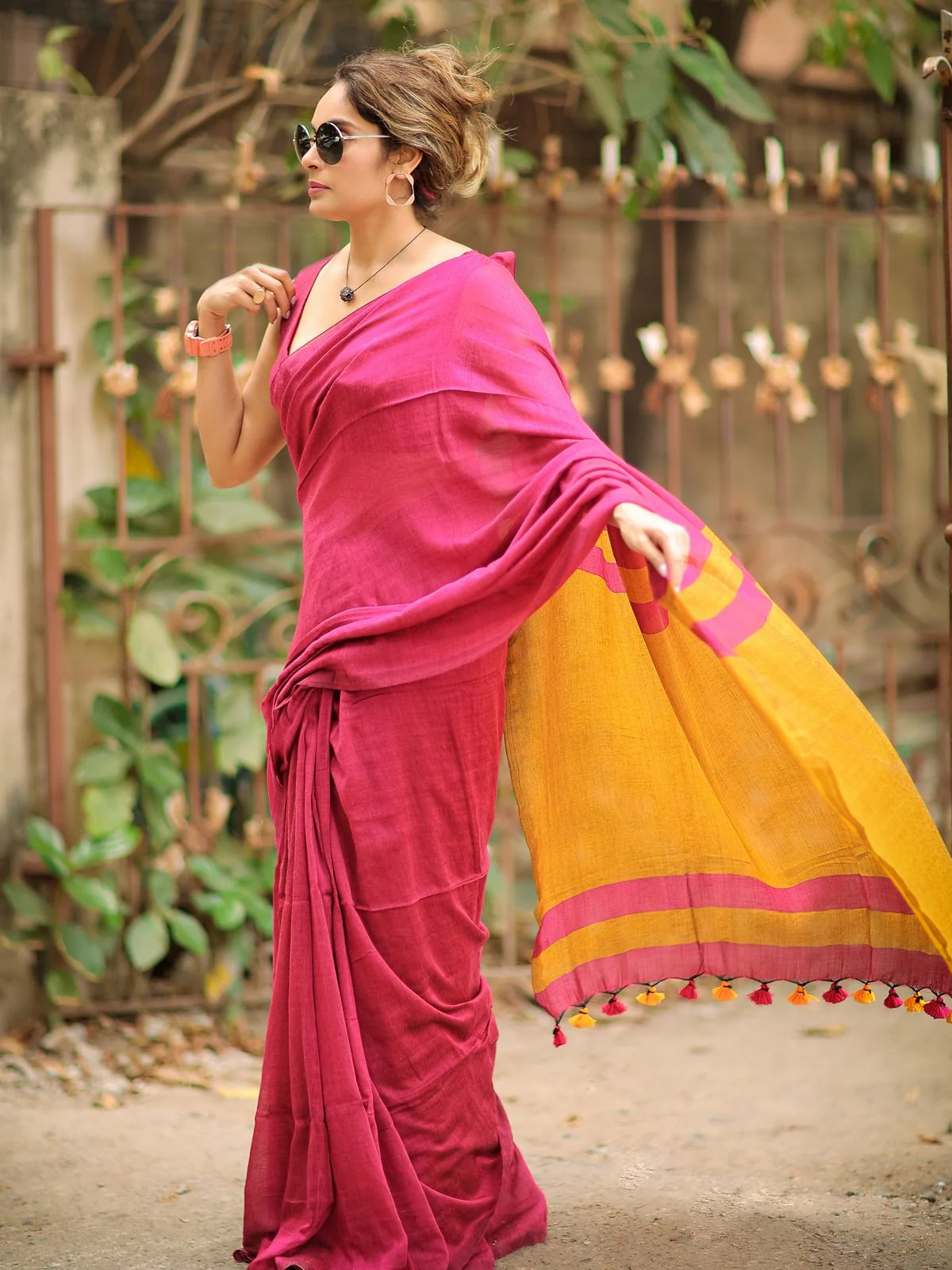 Women Cotton Checks Pallu Saree - Image 2