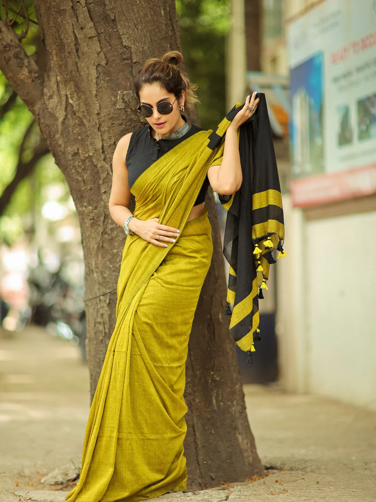 Women Cotton Checks Pallu Saree - Image 5