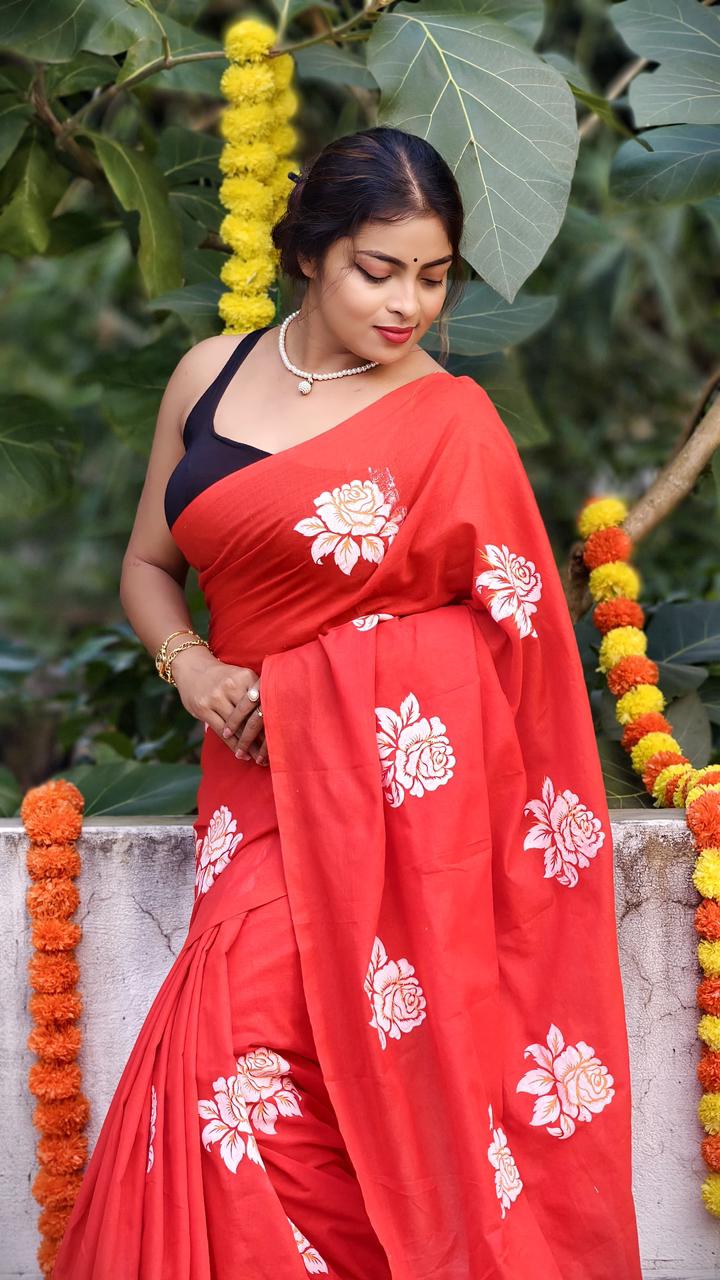 Women Cotton Floral Design Saree - Image 2