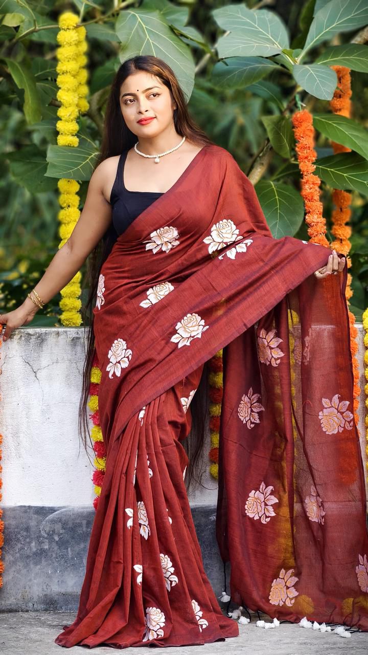 Women Cotton Floral Design Saree - Image 2